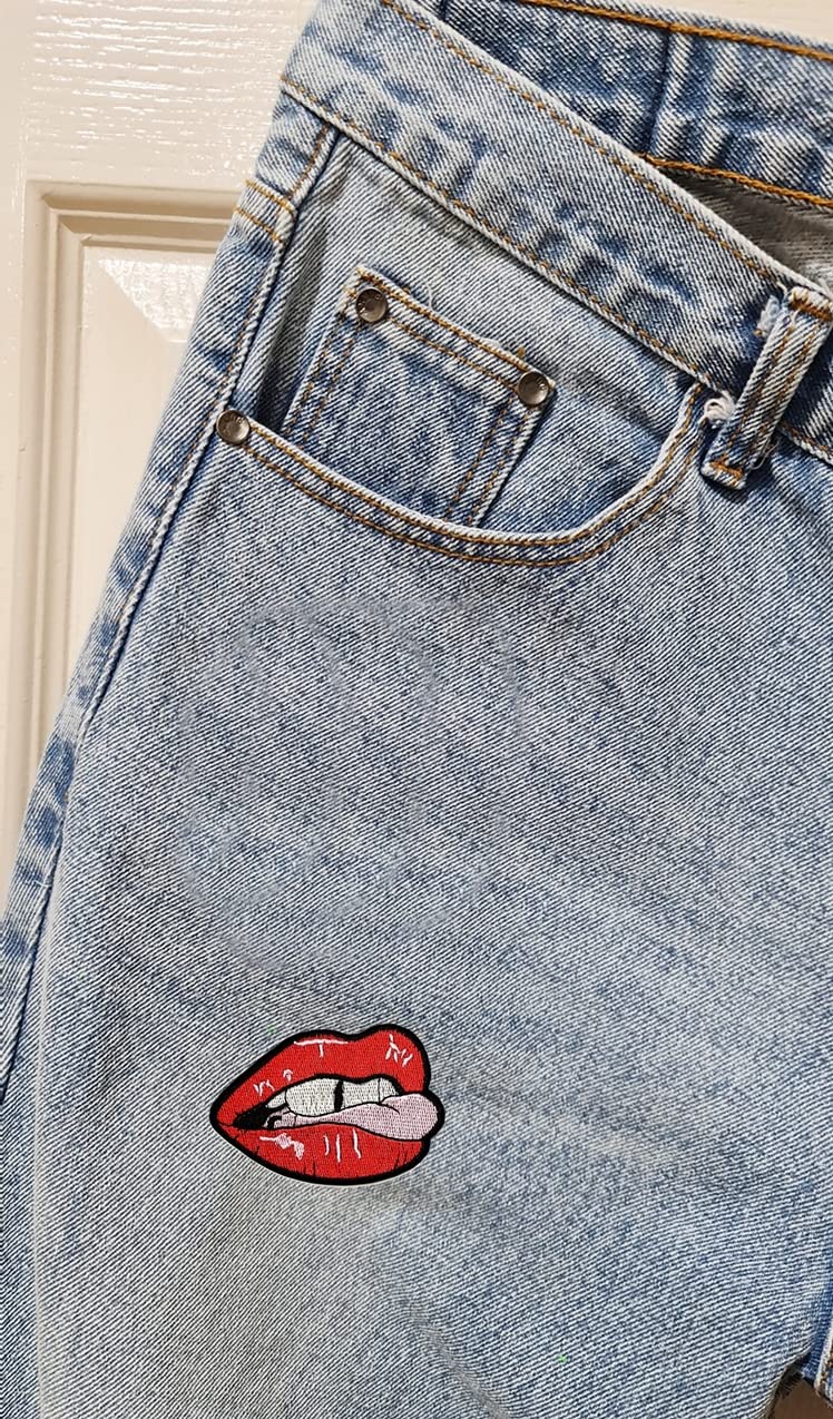 Red Mouth Sexy Lips Lick Embroidered Motif Applique Decoration Sew On Patches Clothes T-Shirt Jackets Hats Jeans Backpacks for Men Women Boys Girls