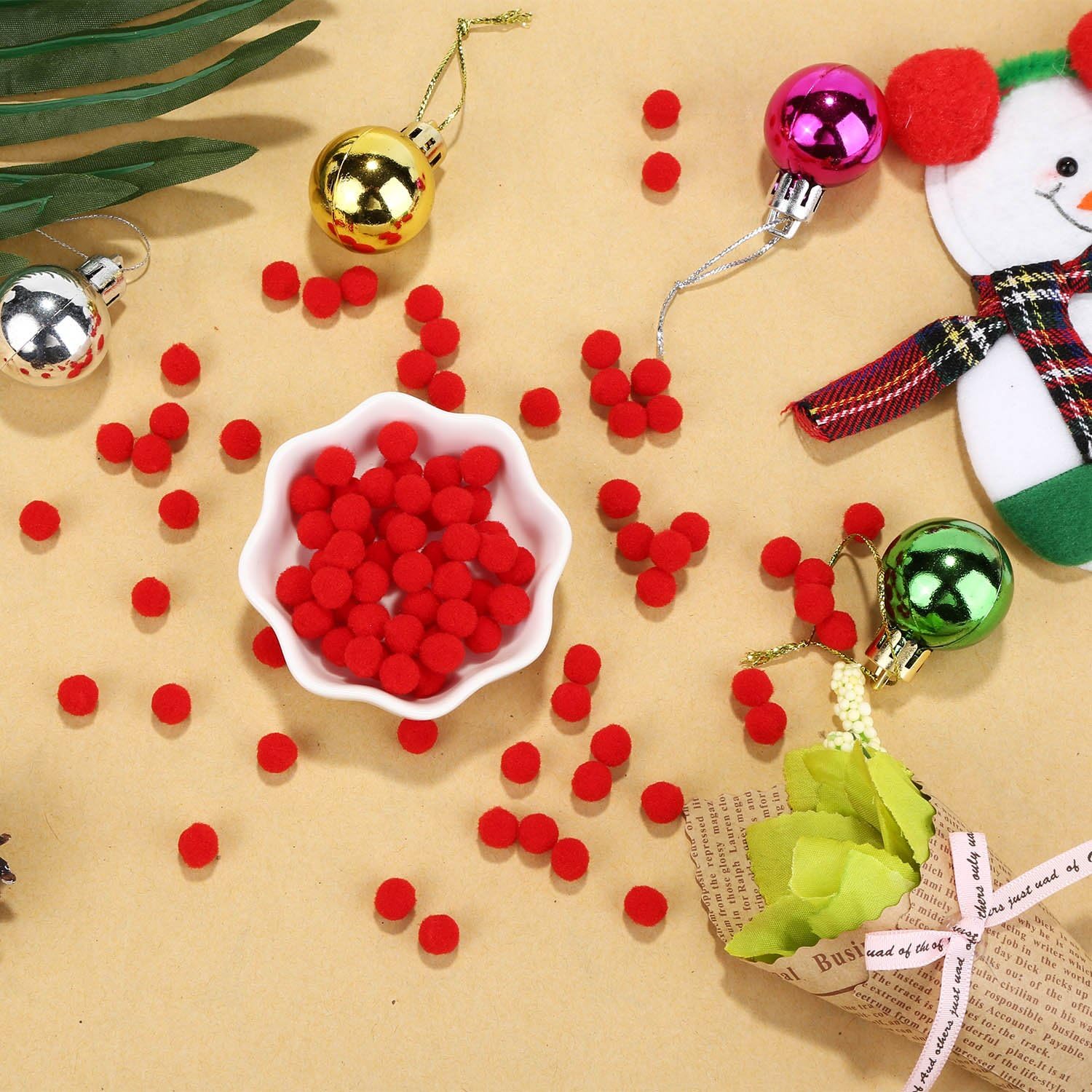 Sumind 250 Pieces Mini Pompoms Small Fluffy Pom Poms for Decor Arts Crafts DIY, Red (15 mm)