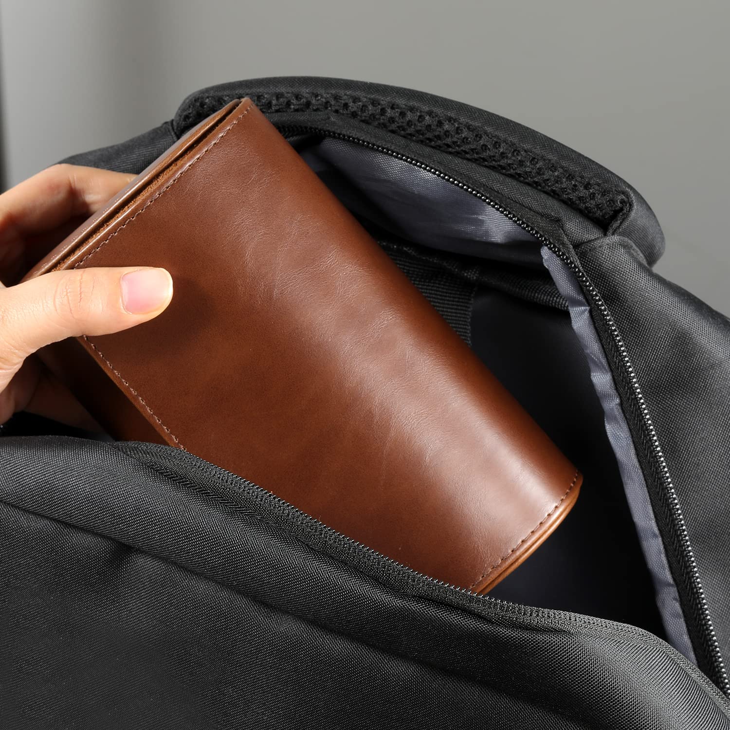 ROSELLE Watch Roll Etui podróżne dla mężczyzn i kobiet – organizer na 2 zegarki, bezpieczne przechowywanie dzięki wyjmowanym poduszkom i solidnym przegrodom, do domu, podróży i ekspozycji (brązowe)