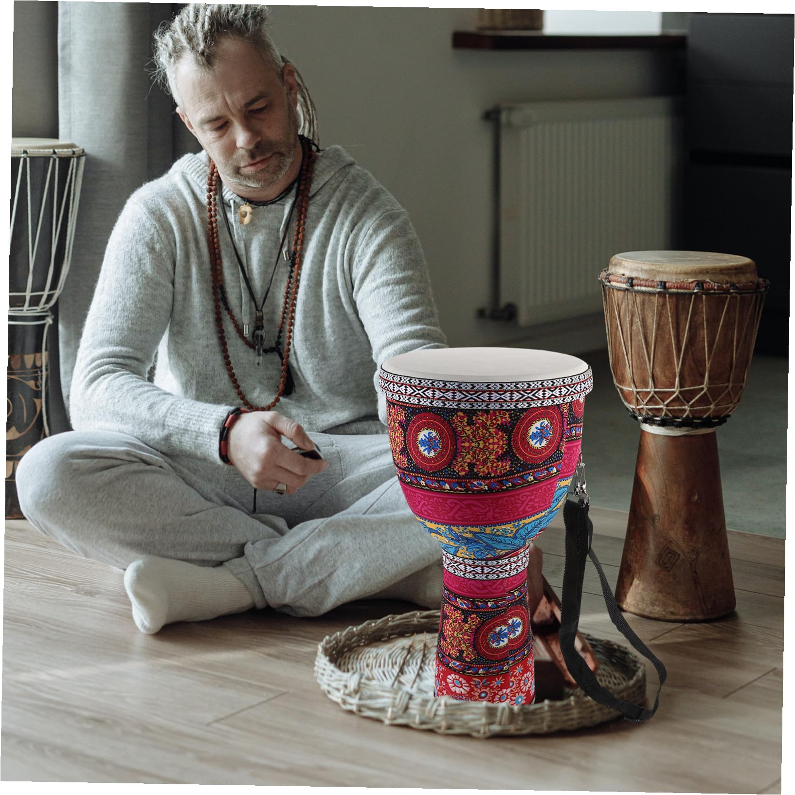 SUPVOX Instrumento de Percusión Africano Infantil de 8,5 Pulgadas Piel de Cabra Roja, Instrumento Musical Colorido para Niños Principiantes, Ligero y Portátil, Juguete Varios Estilos