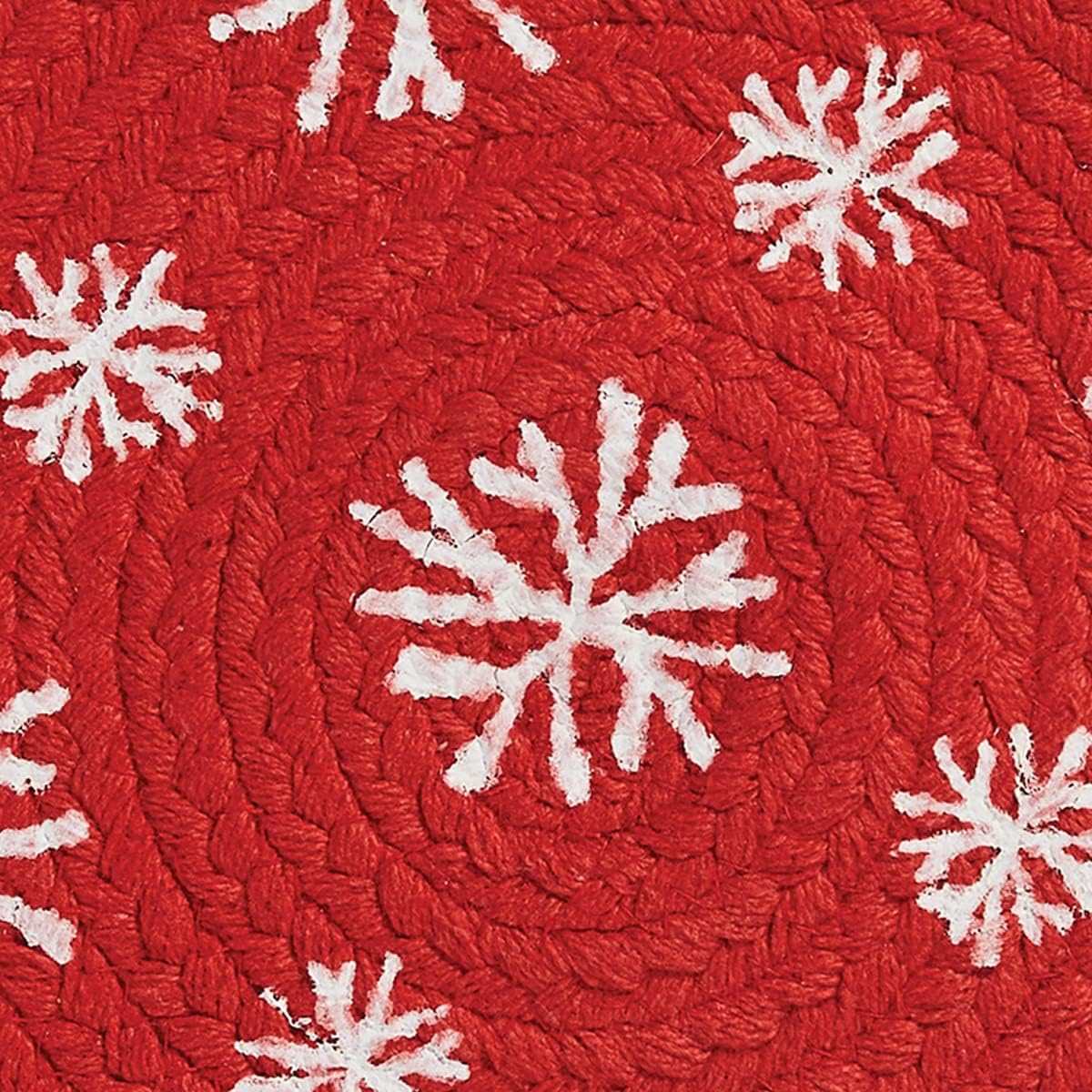 Split P Snowflake Round Placemat Set of 4 | 15" Cotton Christmas Table Mats in Red & Cream | Reusable Dining Accents for Holiday Meals | Farmhouse Tabletop Protection for Everyday & Festive Hosting