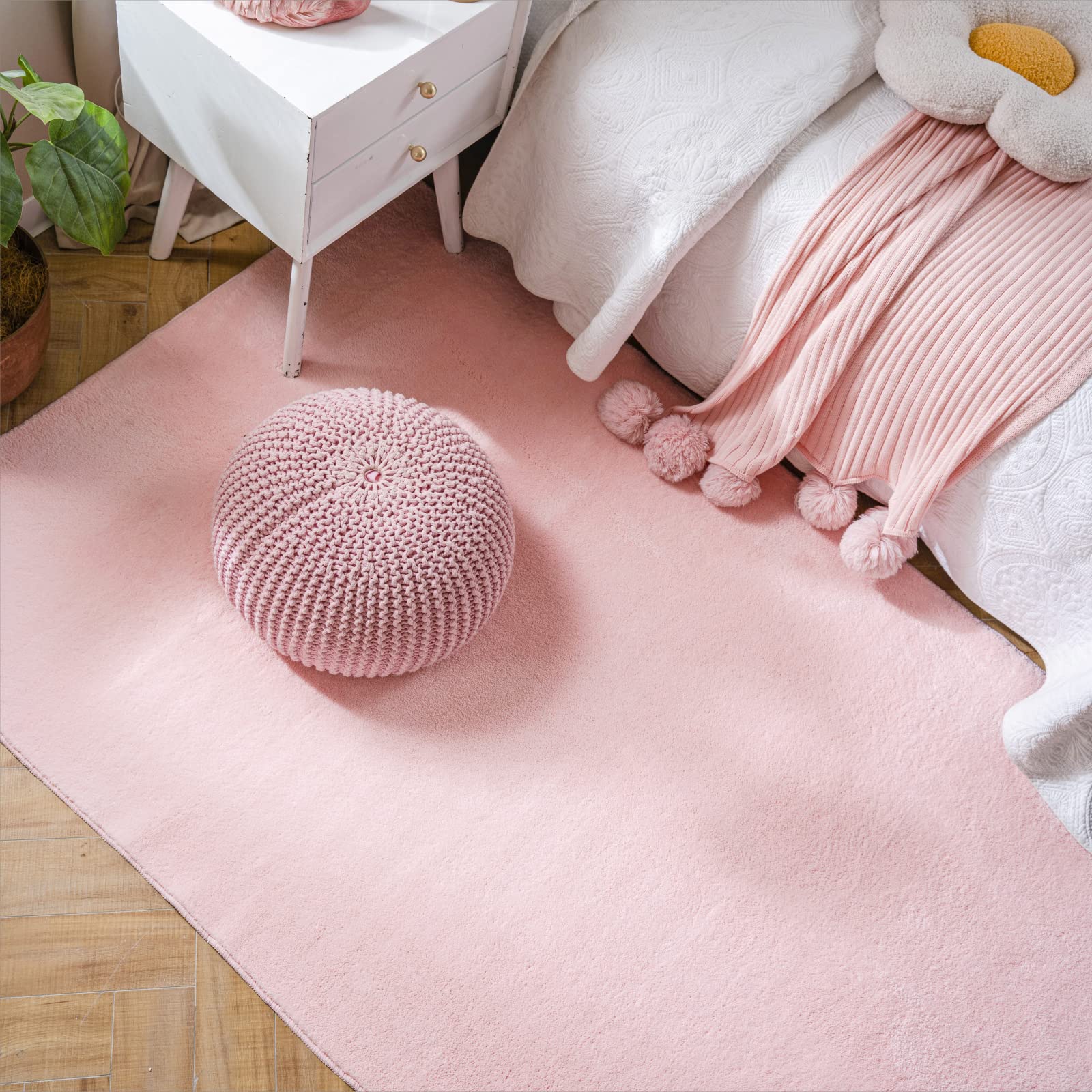 Louis Vuitton Pink Rug • Kybershop