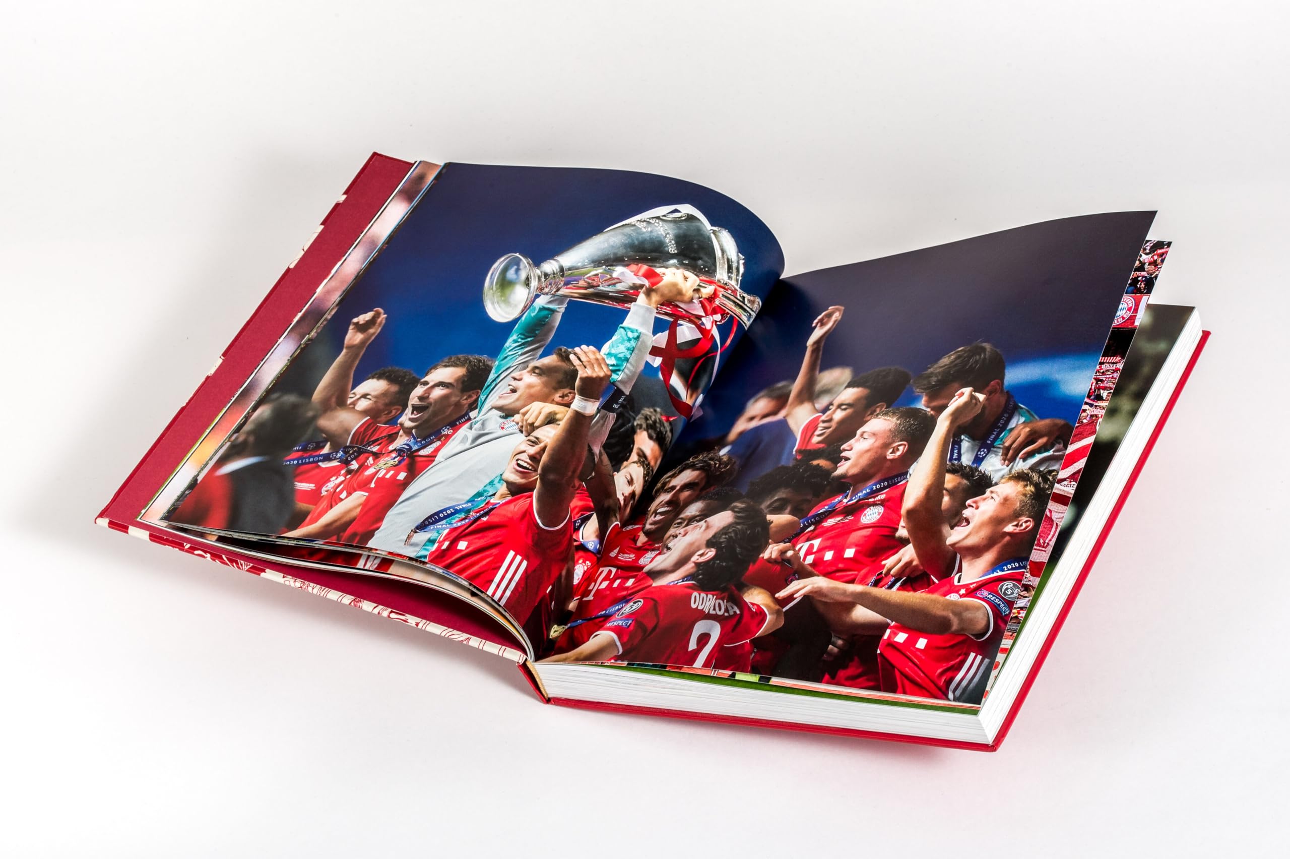 FC Bayern München: 125 Years Mia san Mia. Bundesliga Champions 2025: 125 Years