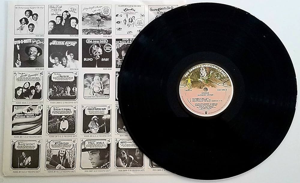 Nursery Cryme (Vinyl): Genesis: Amazon.ca: Music