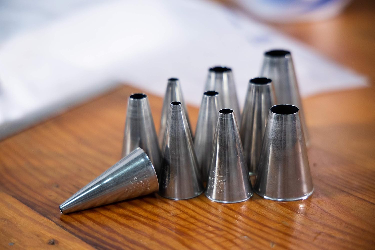 Matfer Bourgeat Stainless Steel Round Pastry Tips for Cake, Cupcake, and Pastry Decorating, Set of 12