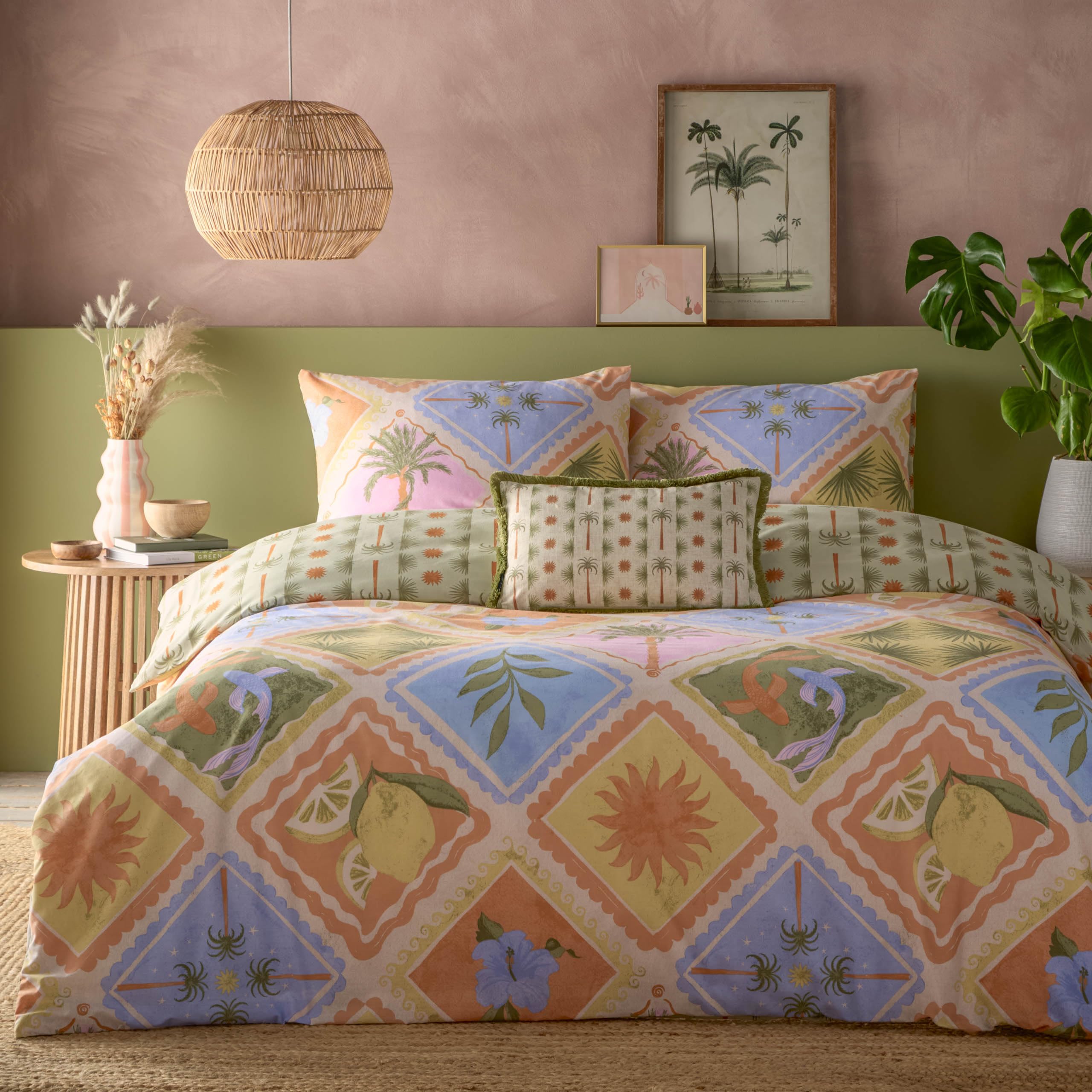 furn. Tropicala Duvet Cover Set – Reversible Tropical Pastel Holiday Polycotton (Multicolour – King)