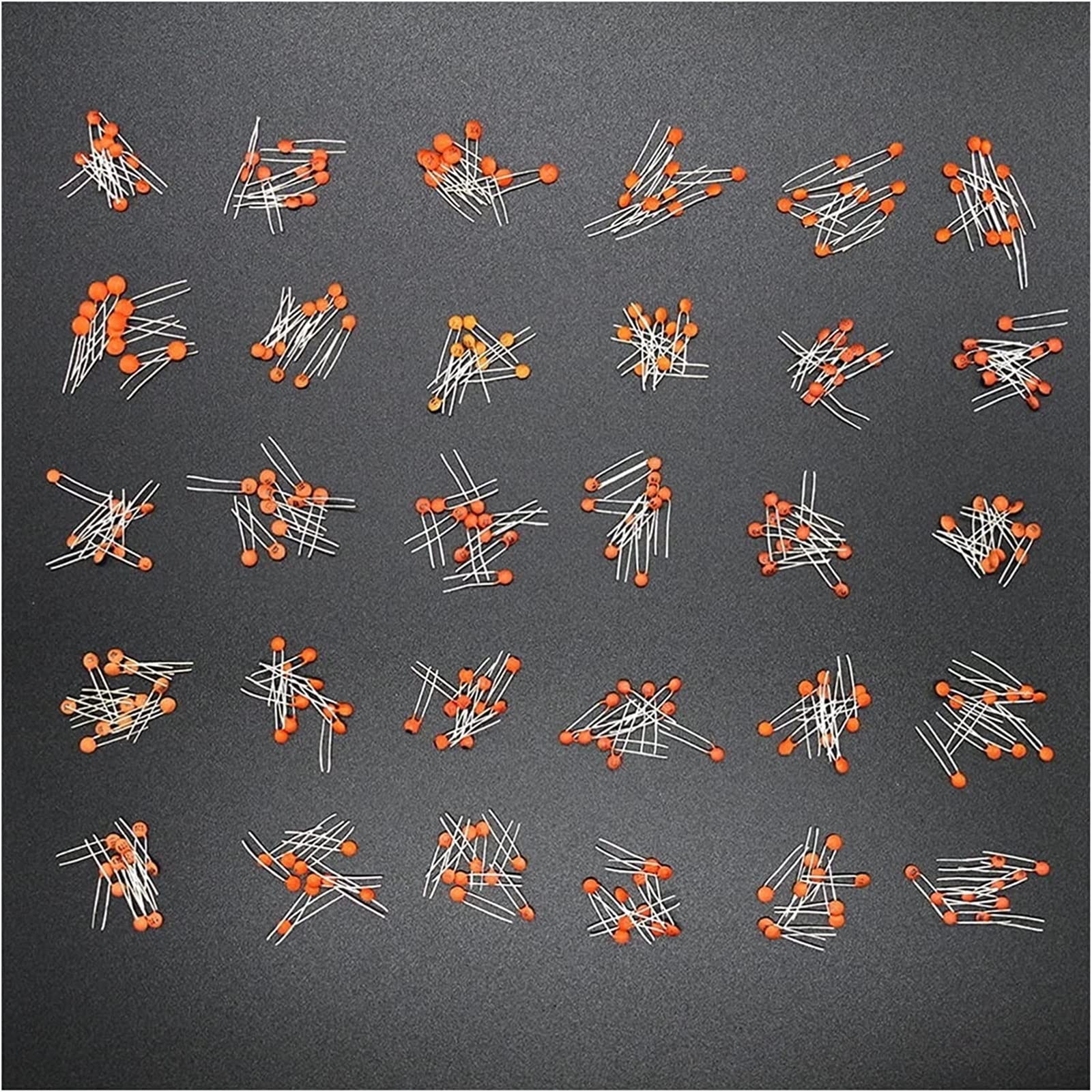 Kit de condensadores 300pcs / lot 2PF-0.1UF Kit surtido de condensadores de cerámica 50V 30 valores * 10pcs Conjunto de condensadores de cerámica Paquete DIY Componentes electrónicos condensadores Ind