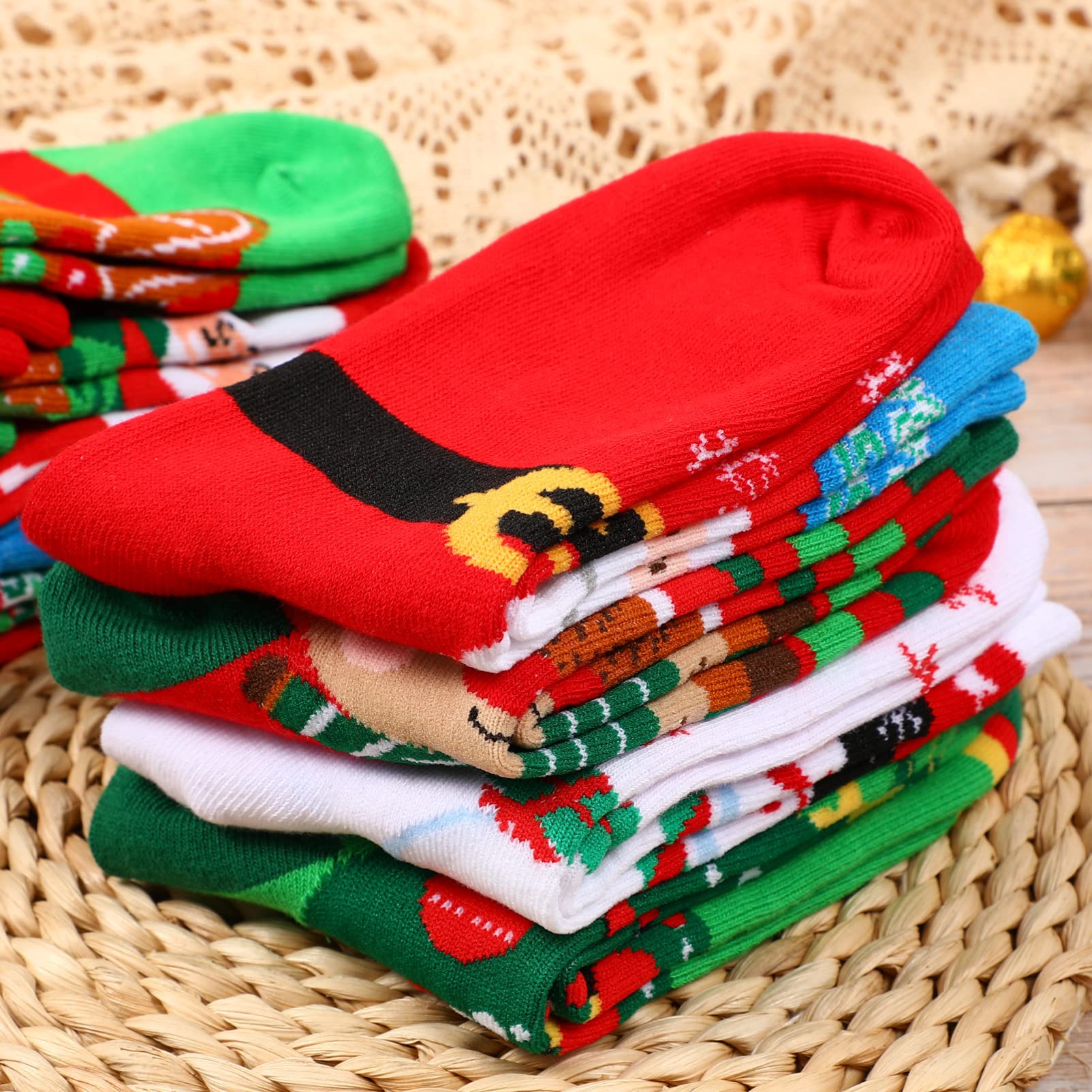 NUOBESTY 12 Paar Weihnachtscountdown Baumwollsocken mit Festlichen Motiven Wie Weihnachtsmann und Schneemann Wiederverwendbar und Waschbar für Gemütliche Winter und Weihnachtsfeiertage