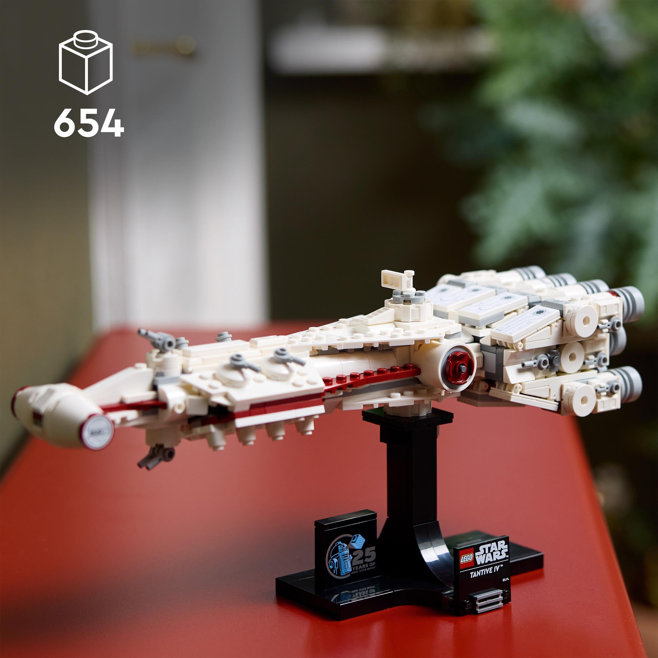 LEGO Star Wars Tantive IV, Vaisseau Spatial à Collectionner, Set de Construction Créatif pour Adultes, Véhicule Mythique, Idée Cadeau d’Anniversaire pour Fans de la Saga 75376