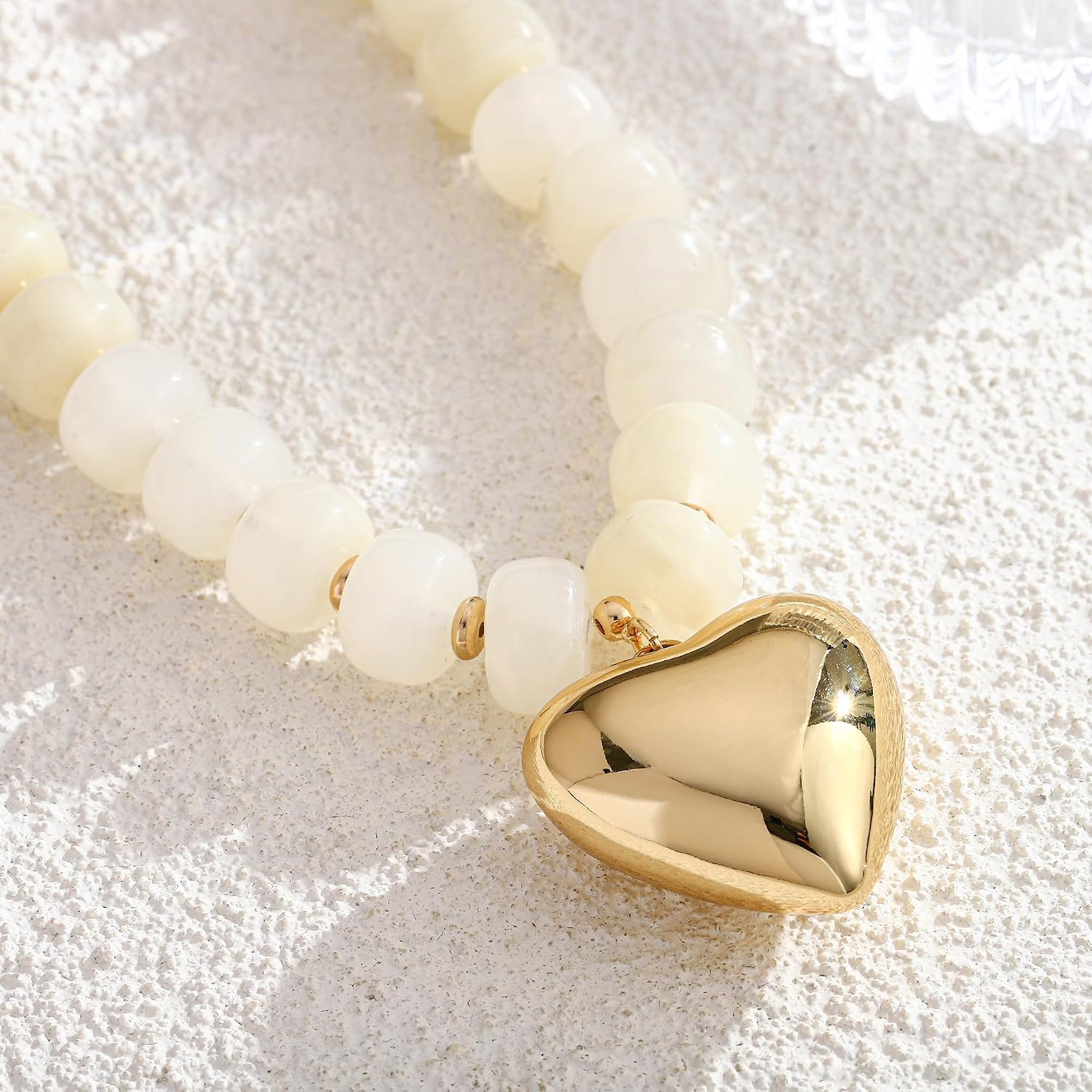 Chunky Beads Necklace for Women Trendy Gold Puffy Heart Choker Necklace Colorful Resin Beaded Heart Pendant Necklaces Statement Jewelry