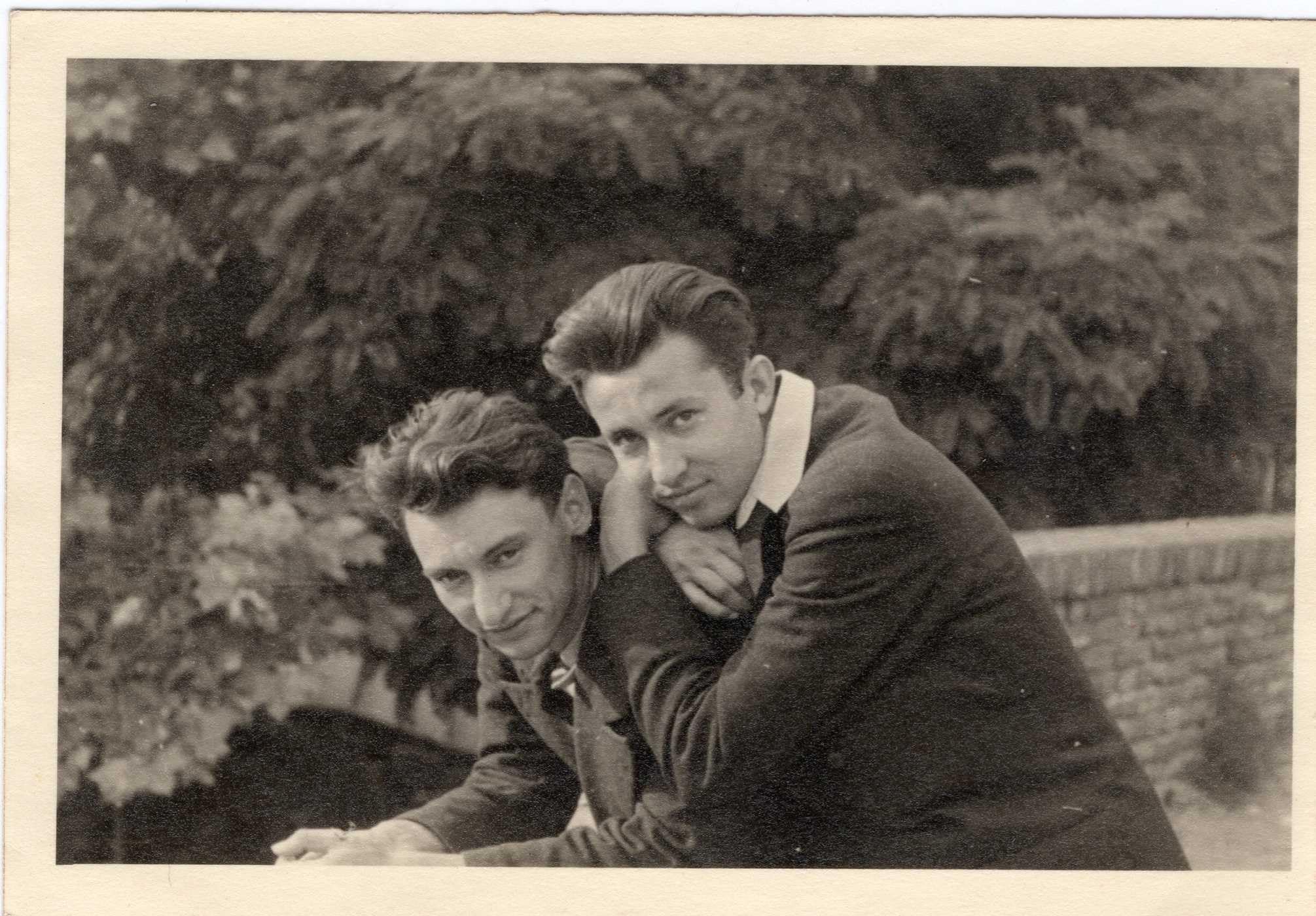 Loving II. More photographic history of men in love 1850s-1950s: Vol. 2 (Fotografia)