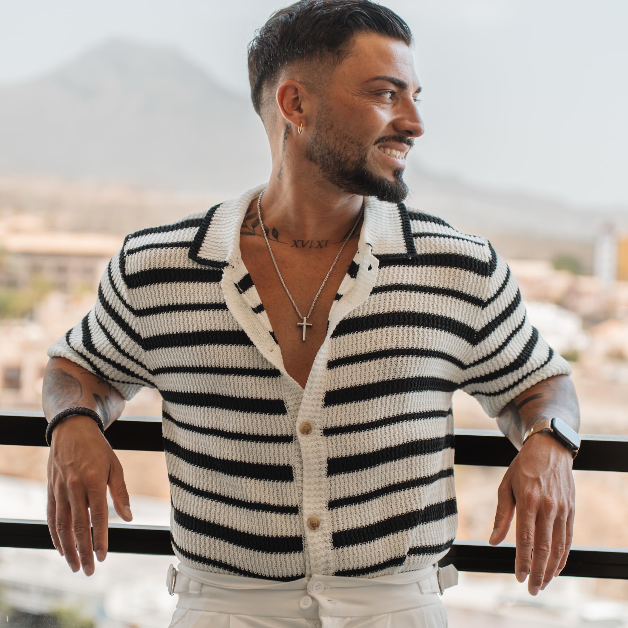 SERASAR Collar Premium Hombre [Divine] | Acero quirúrgico inoxidable 316L | Resistente al agua | Cadena sólida | Cierre seguro | Tres colores | Joyero incluido