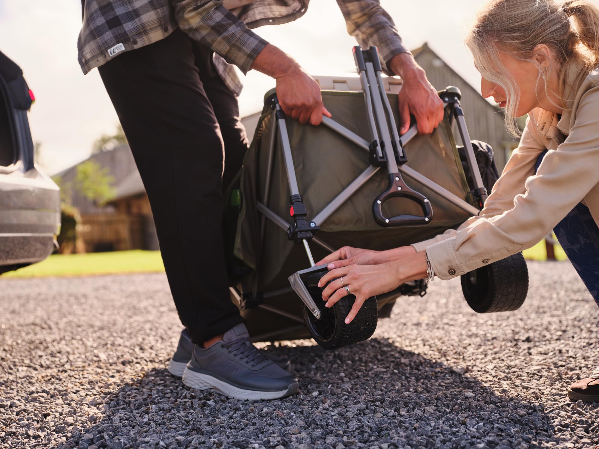 Coleman Carro de Camping Plegable | Carro Plegable de Arrastre |Carrito de Festivales de 4 Ruedas | Carro de Mano portátil |Ruedas Desmontables |Capacidad de Carga de hasta 180 kg | 116 x 60 x 58 cm