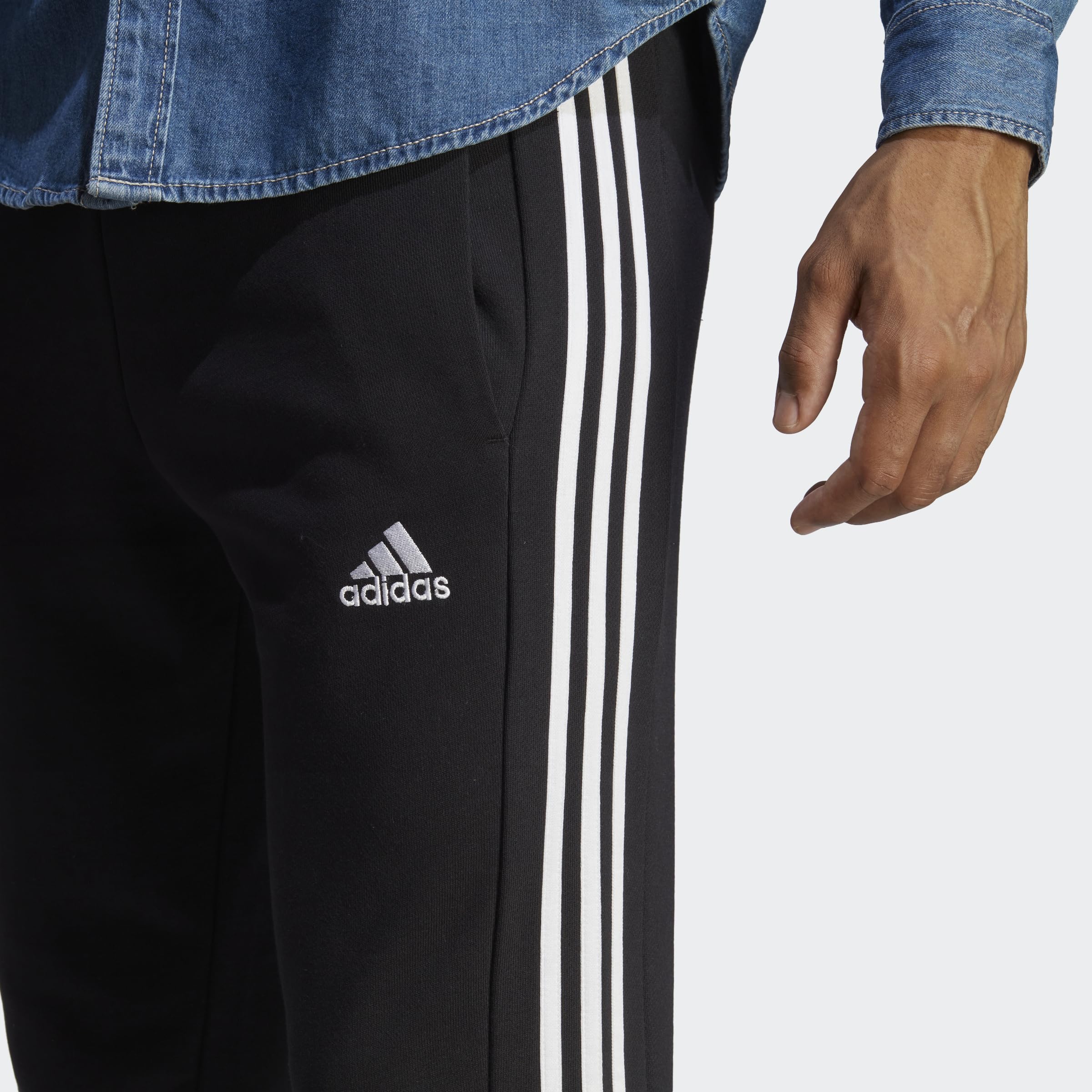adidas Hombre Essentials French Terry Tapered Cuff 3-Stripes Pants, Black / White, M Short