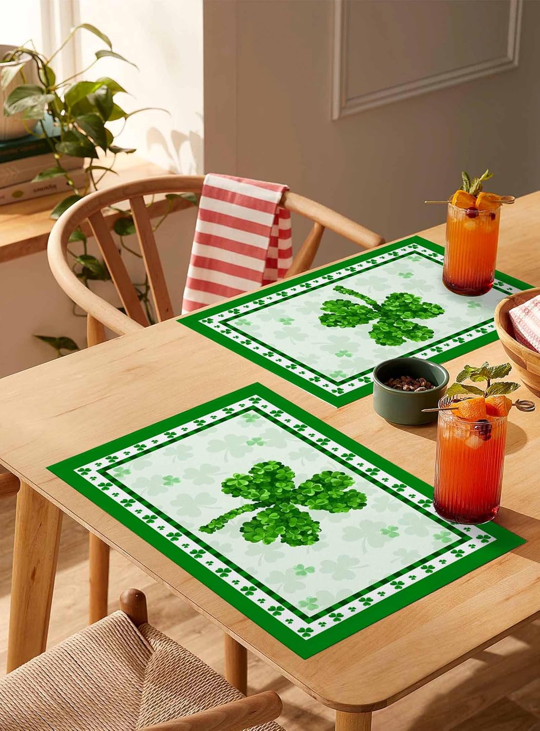 St. Patrick's Day Placemats Set of 4, Lucky Clovers Green Placemats for Dining Table, Shamrocks Cotton and Linen Table Mats Washable for Kitchen, Party, Wedding Decor, 13 x 19 Inches