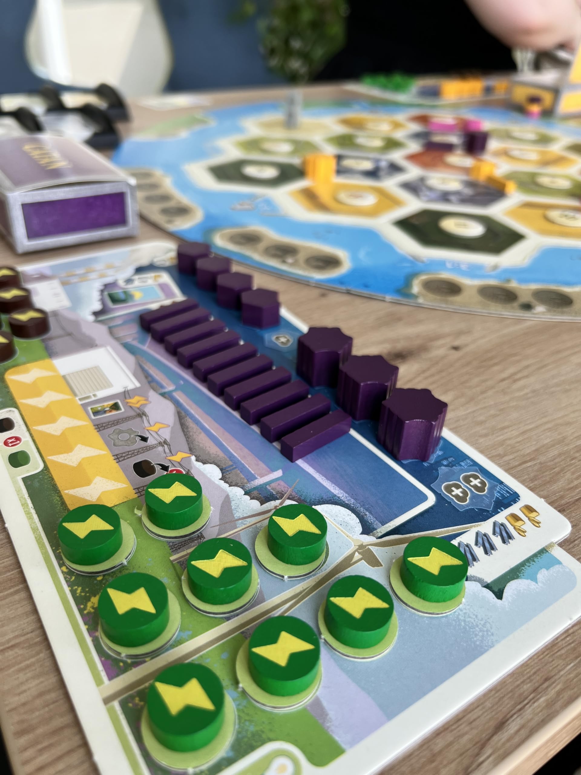 Devir – Catan Energías | Juego de Mesa Estratégico sobre Energía y Sostenibilidad, Cambio Climático | Tablero para 3-4 Jugadores, +12 Años, 90 Minutos