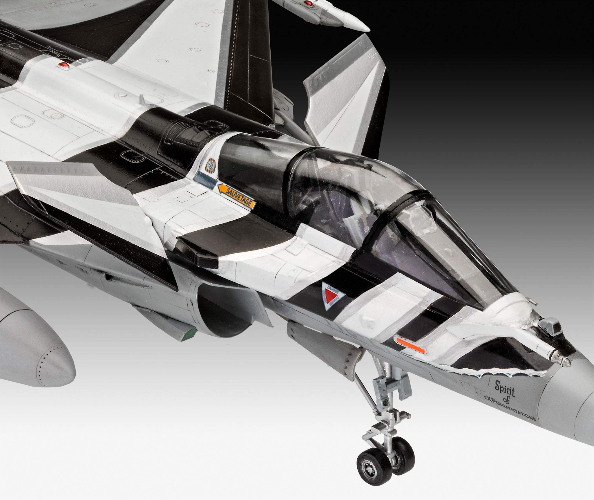 Amazon | ドイツレベル 1/72 イギリス空軍 ホーカー ハンター FGA.9