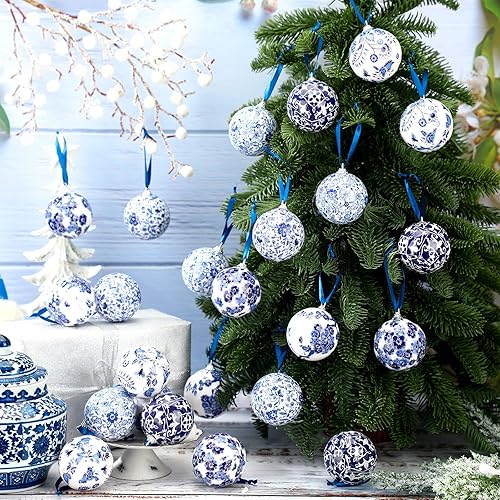 Miniatura 10 de Poen Adornos navideños de porcelana chinoiserie de 2.36 pulgadas, bolas de plástico azul y blanco, adornos decorativos colgantes de Navidad con