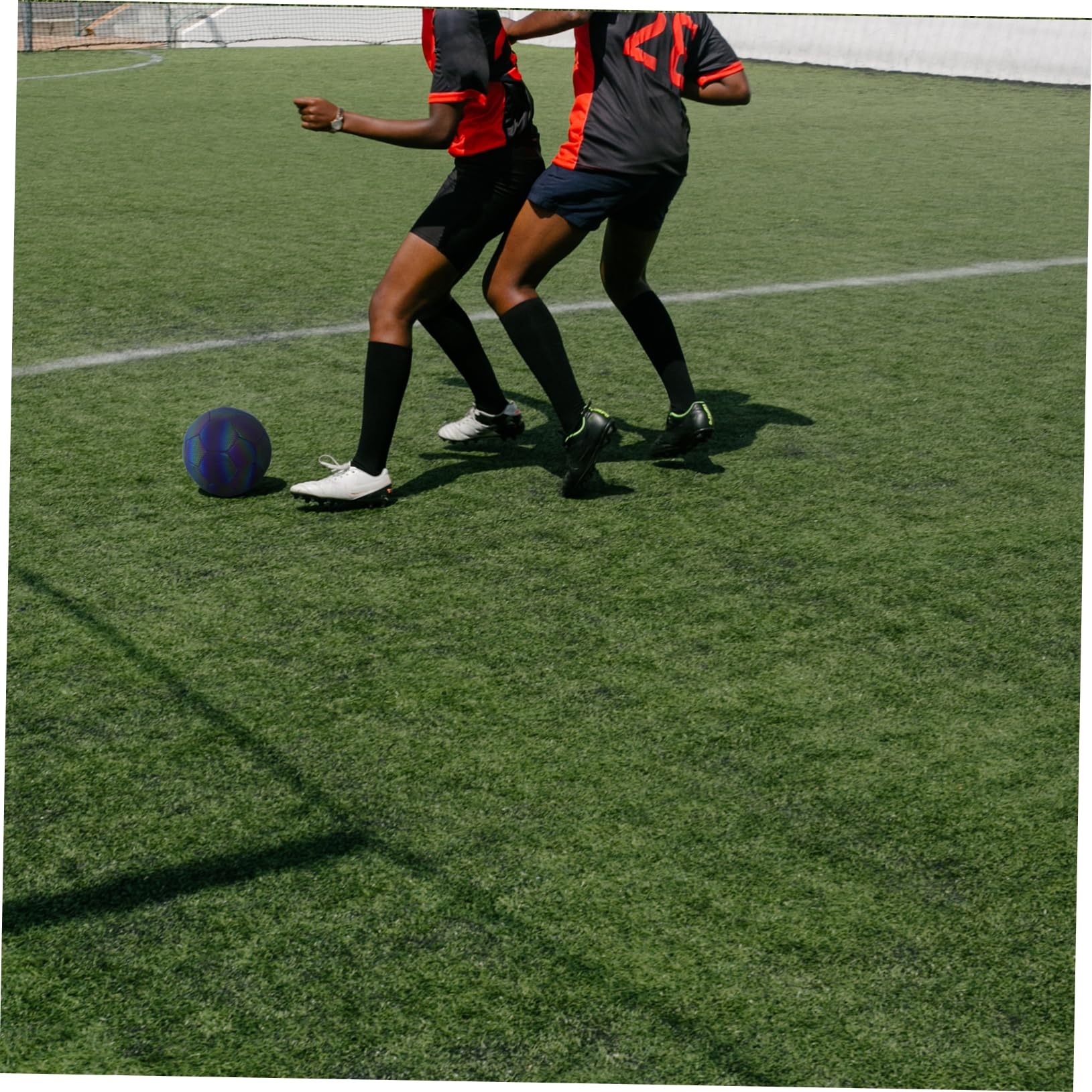 Balón de Fútbol Holográfico Reflectante para Niños en Entrenamiento | Alta Visibilidad, Goma Forro de Butilo, Uso en Clubes y Sesiones, Diseño Distintivo
