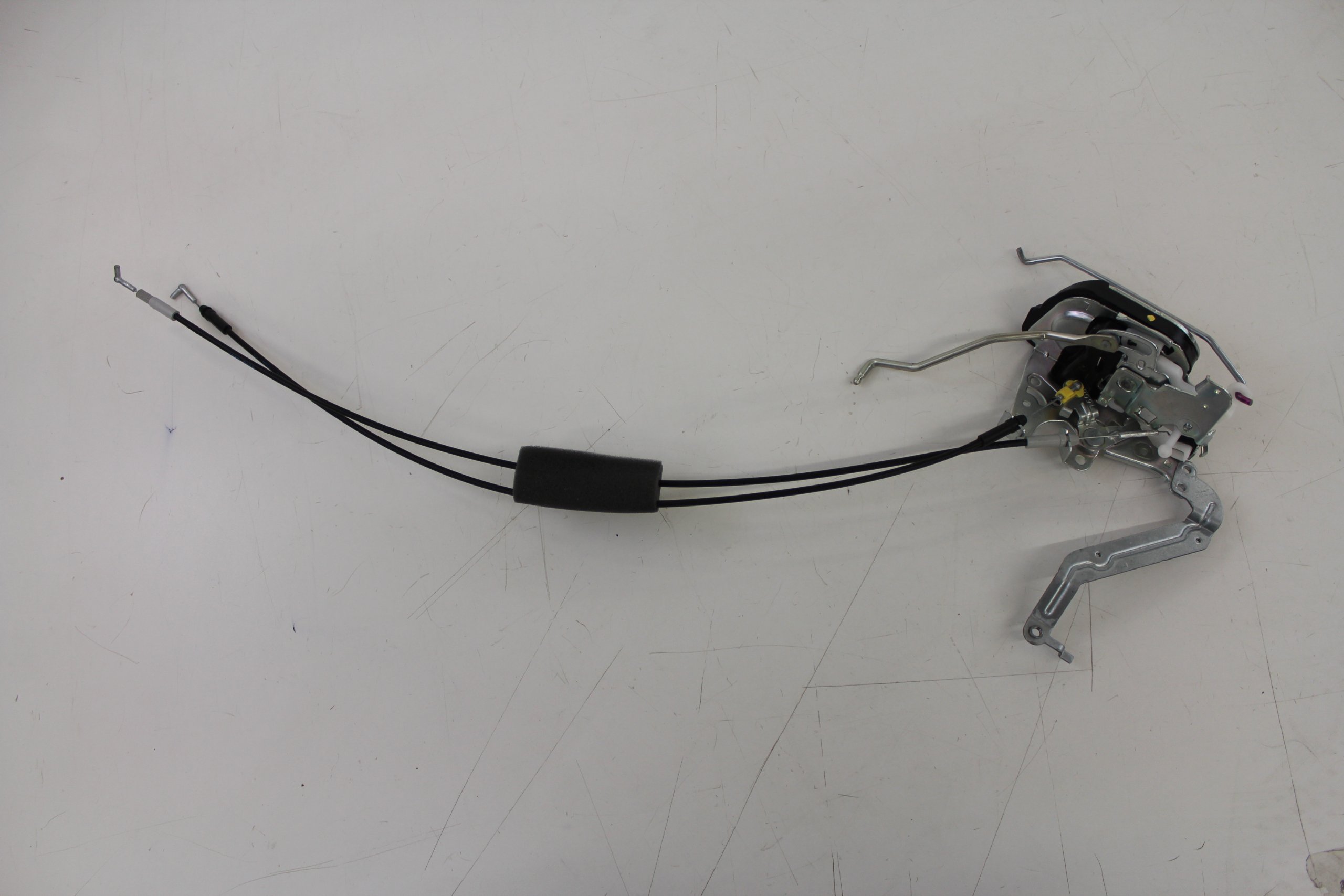 Amazon.com: Genuine Toyota 69304-0C010 Door Lock Sub-Assembly