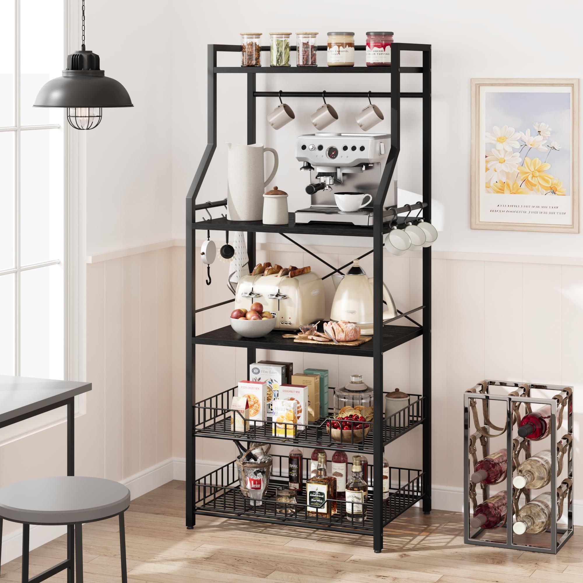 Garvee Estante industrial de cocina de 5 niveles con soporte para microondas – Estante negro con 2 cestas grandes y 8 ganchos para organizar especias y ollas