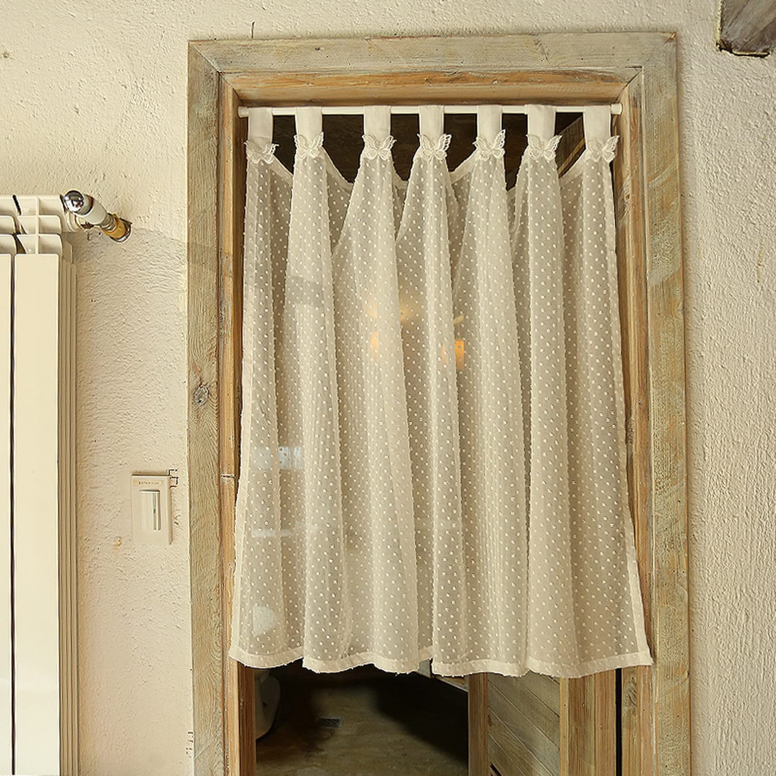 A.Monamour Tenda Corta Piccola Tenda In Voile Bianco Solido Semi Trasparente Con Pompon A Farfalla Tendina Tenda da Cucina Bistrot Caffè Mezza Tenda Mantovana Tenda a Vetro a Pannello Tenda Porta
