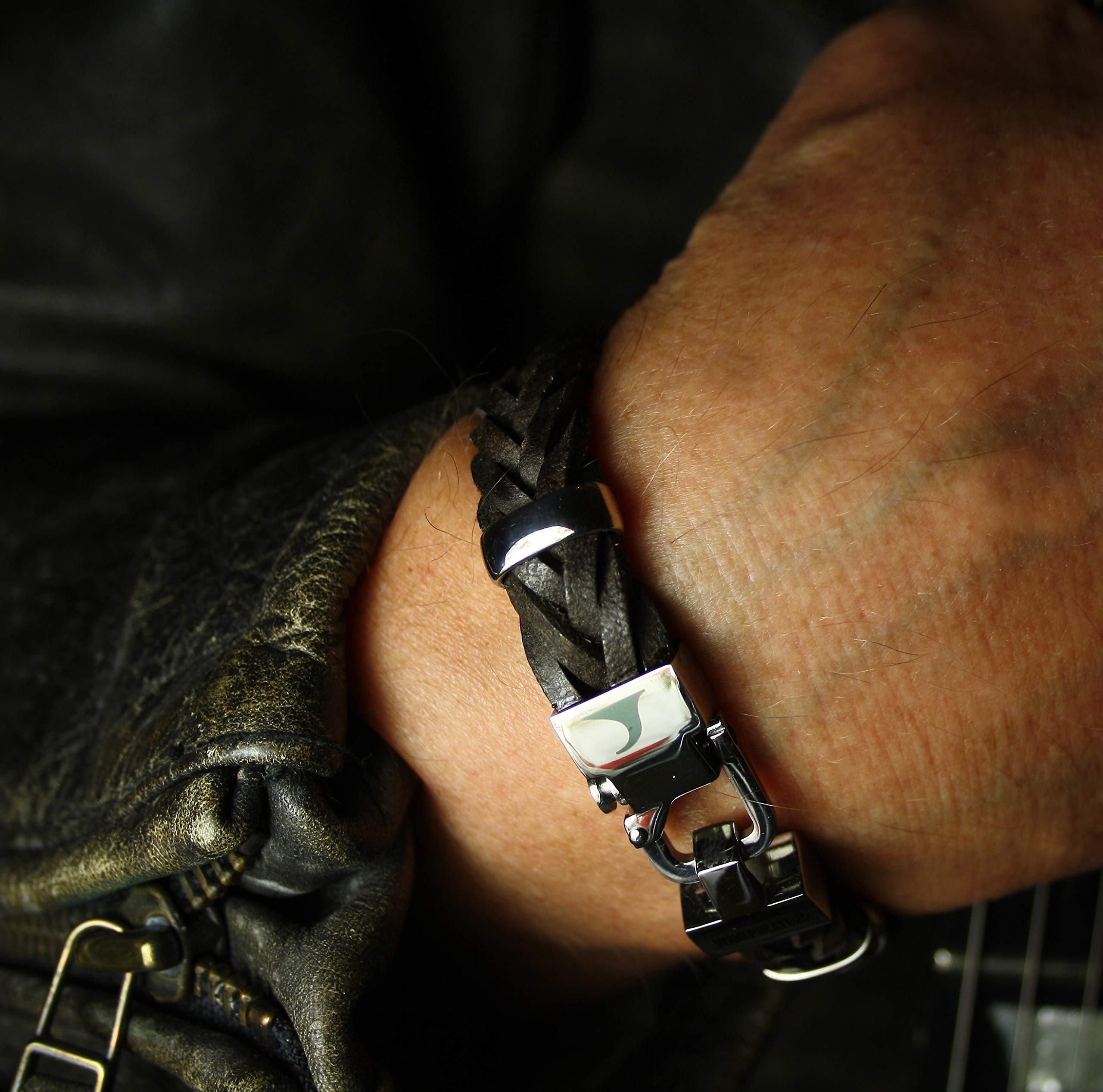 Echt Leder-Armband TURN F15 Dunkel Braun Herren-Armband Männer-Armband Geschenkbox Magnetverschluss Edelstahl