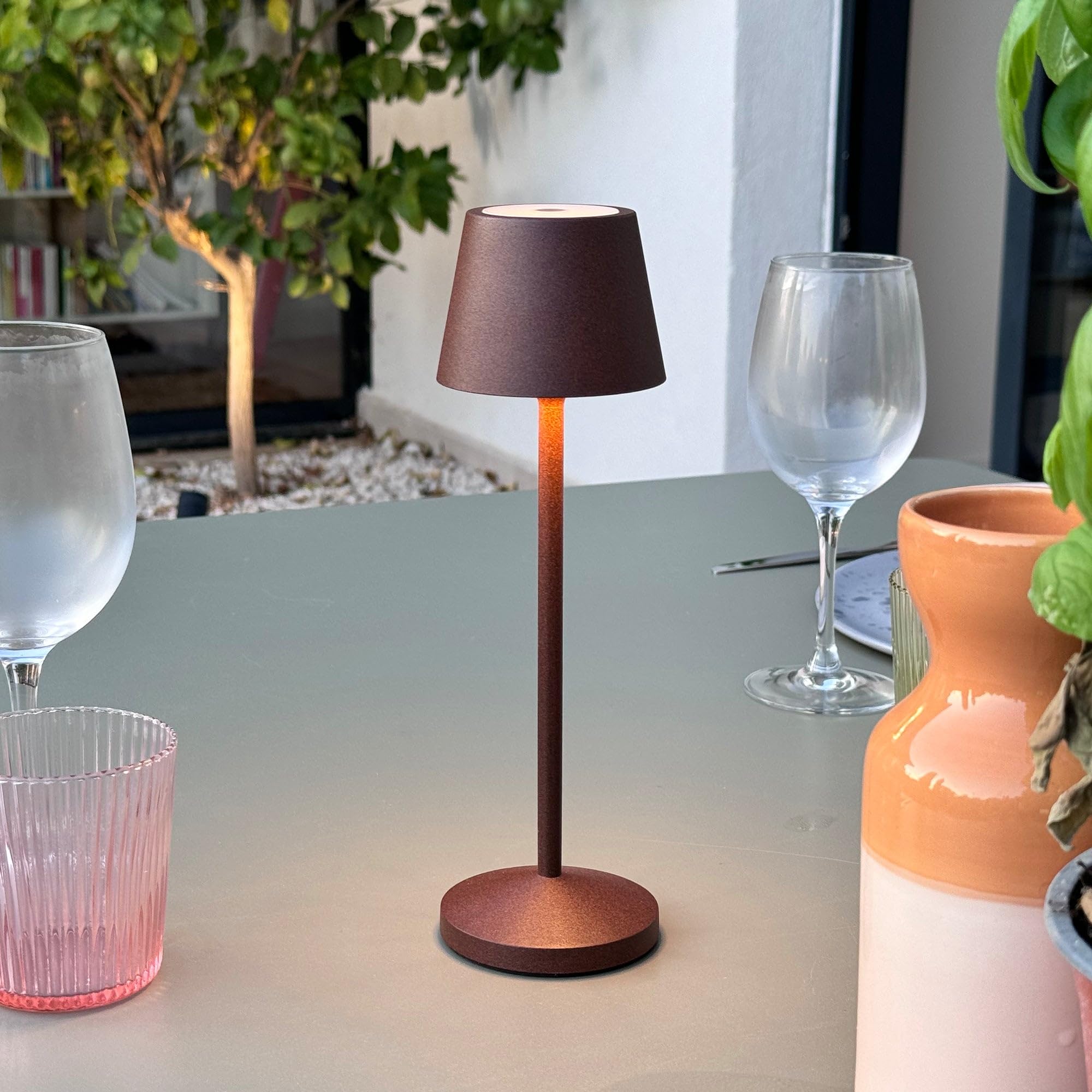 Lumisky Lámpara de mesa inalámbrica LED blanca cálida regulable EMILY H25cm, marrón vintage
