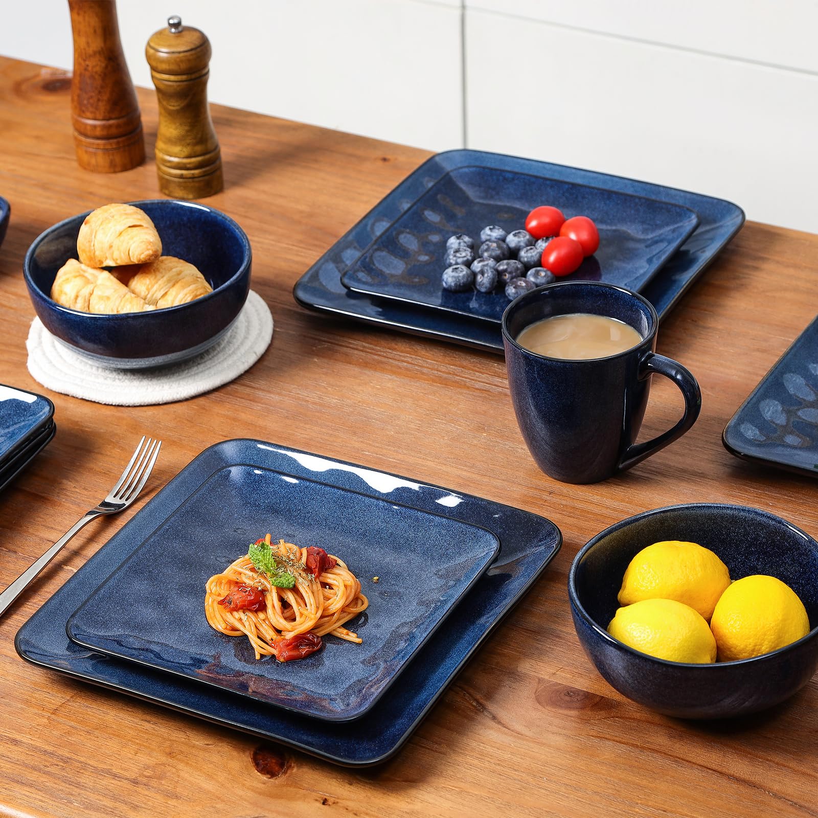 vicrays Lot de 6 assiettes carrées en céramique de 20,3 cm pour salade, dessert, apéritif, pain, passent au micro-ondes et au lave-vaisselle, bleu