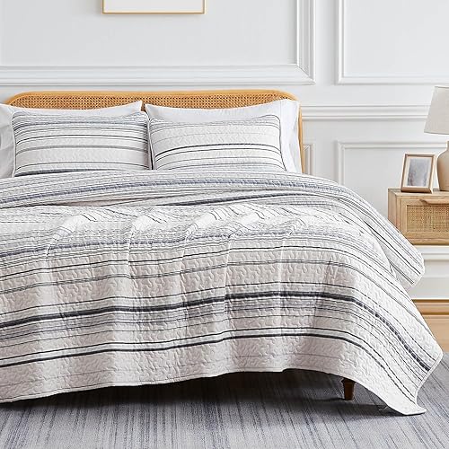 Southshore Fine Living, Inc. Juego de edredón King de gran tamaño, colcha gris a rayas KingCalifornia King, juego de ropa de cama costera de 3