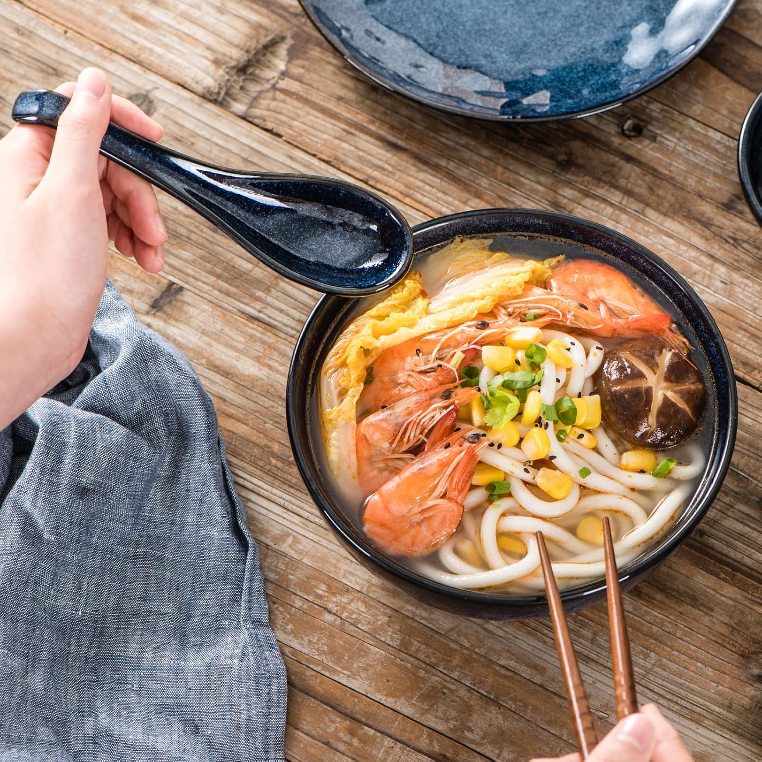Vicrays Ceramic Soup Spoons Asian - Chinese Porcelain Soup Spoons Japanese 6.4 inch Ladle Serving Utensils for Ramen Dumplings Wonton Pho Miso Noodle Cereal Coffee Mugs - Set of 6 Blue