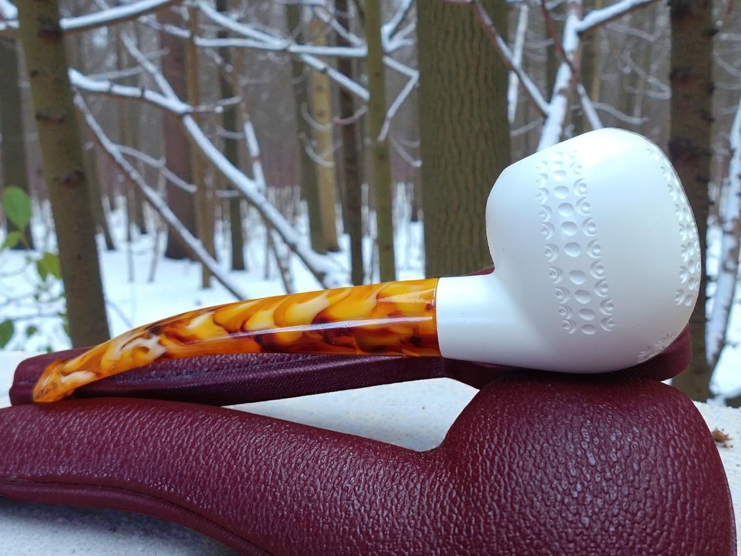 Meerschaum Online Ring-Band Meerschaum Pipe with Amber Stem, White, 137mm Length, Hand Carved Block Meerschaum, Fitted Case