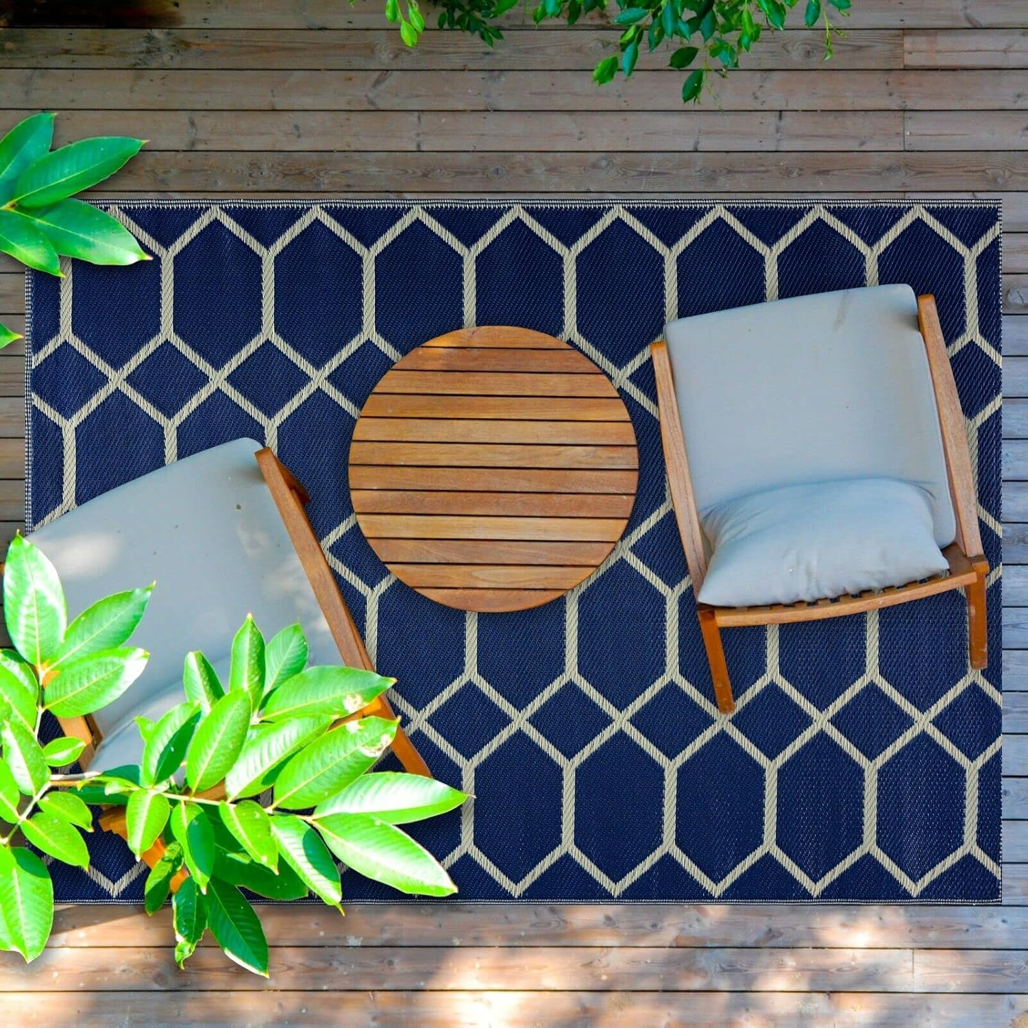 Outdoor Rug - Crease-Free Recycled Plastic Floor Mat for Patio, Camping, Beach, Balcony, Porch, Deck - Weather, Water, Stain, Lightweight, Fade and UV Resistant - Miami- Navy & Creme (4'x6') 4'x6' Navy&crème
