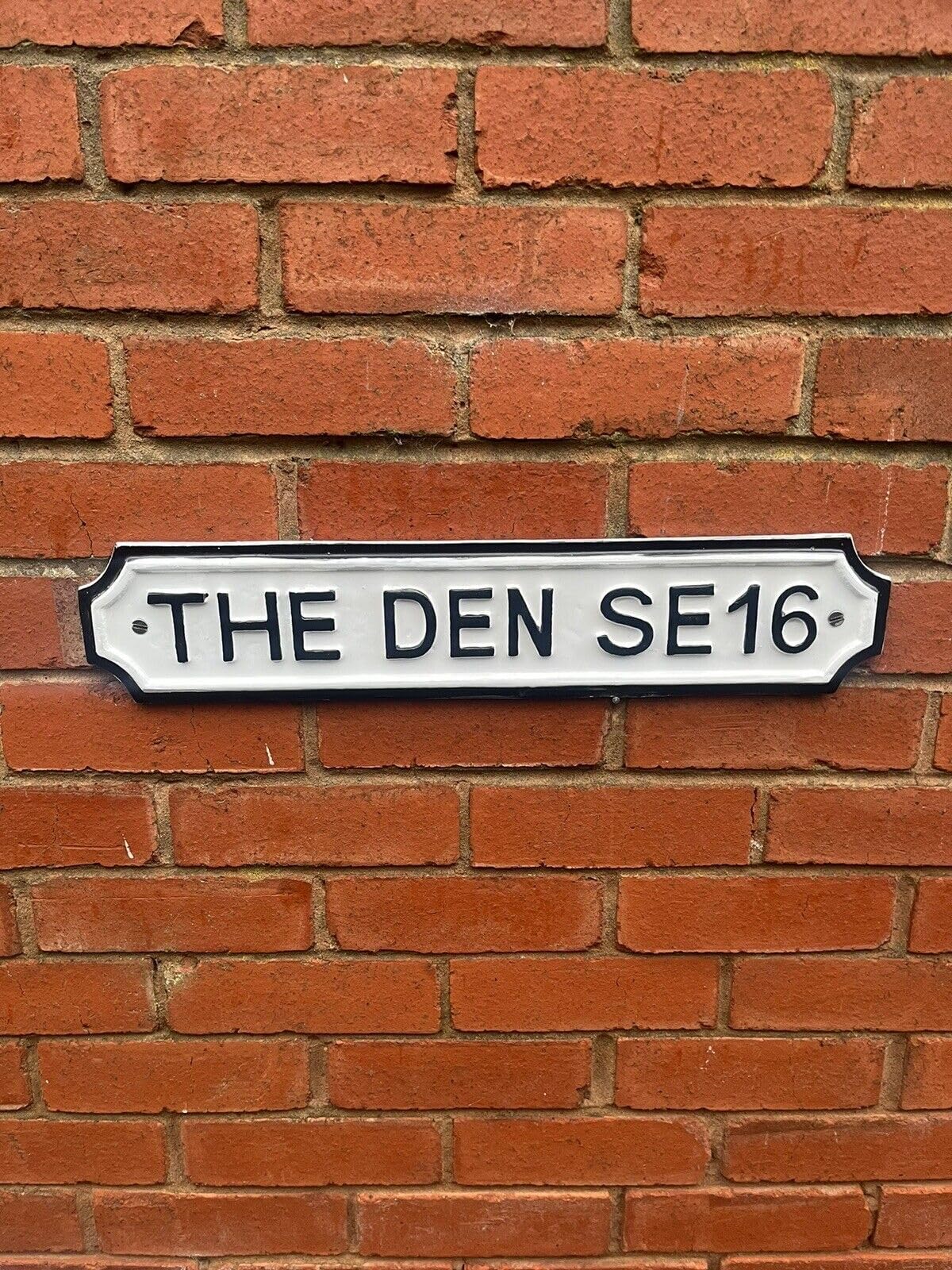 THE DEN SE16 Vintage Style MILLWALL Road Street Sign SOLID METAL