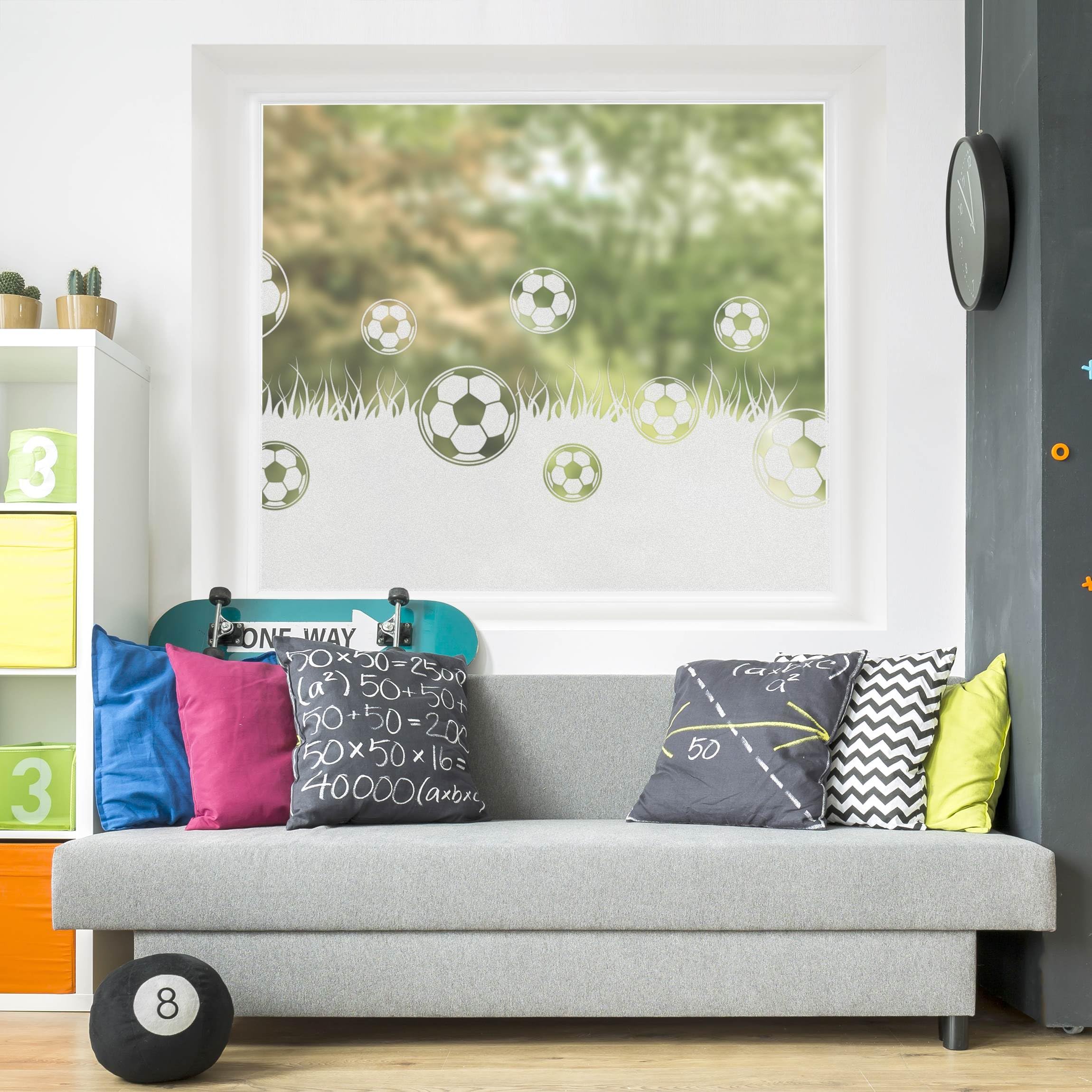Fensterfolie statisch haftend Sport Sichtschutz Milchglas - Made in Germany - Fußball Modern Blickdicht Scheibe Innen Weiss Kinderzimmer Glas 1488 (180x60cm)