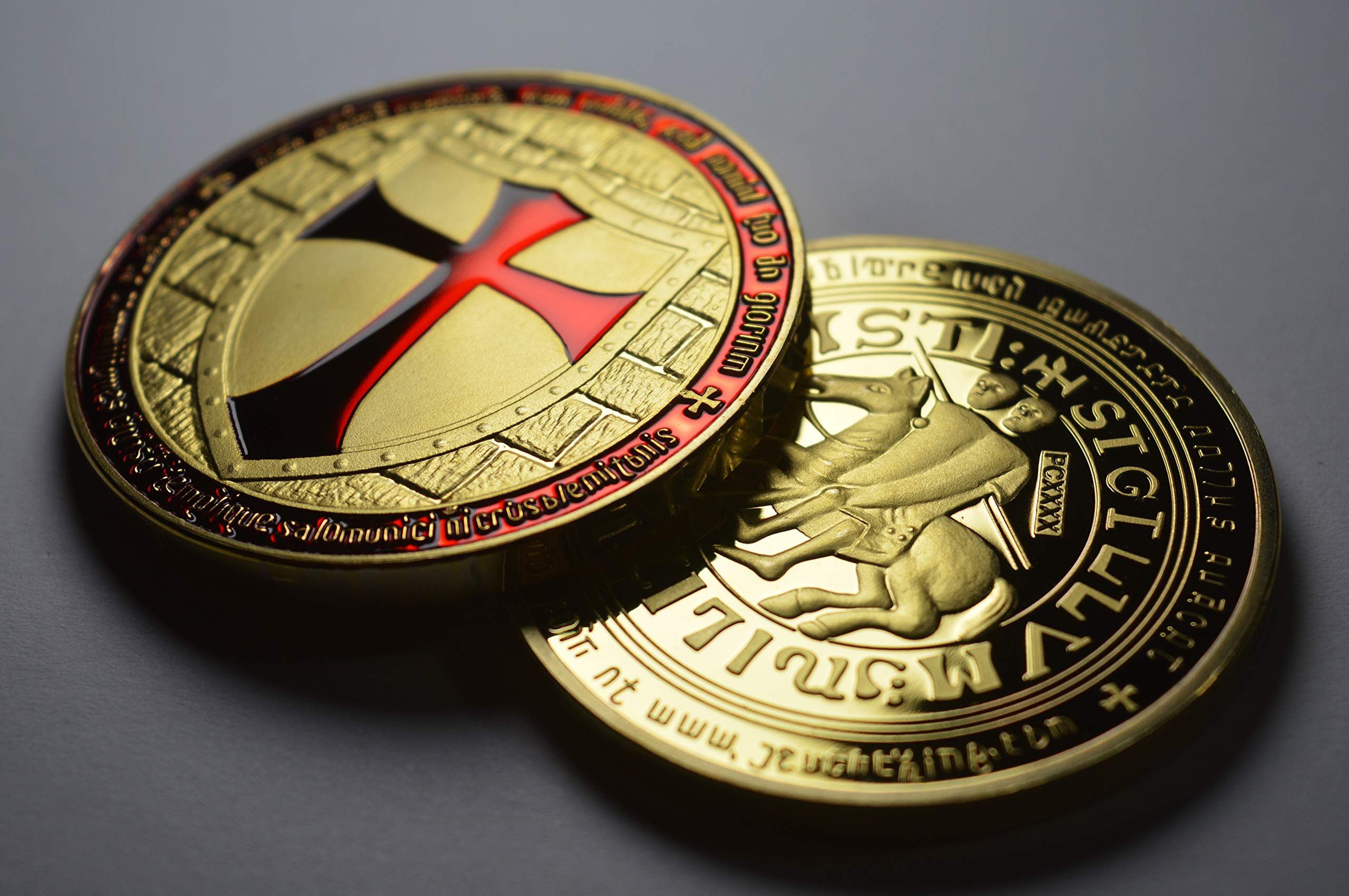 The Commemorative Coin Company Gold/Red Large Masonic Knights Templar 24Ct Coin With Enamel. Freemasonry/Masons/Freemasons Lodge/Order Capsule