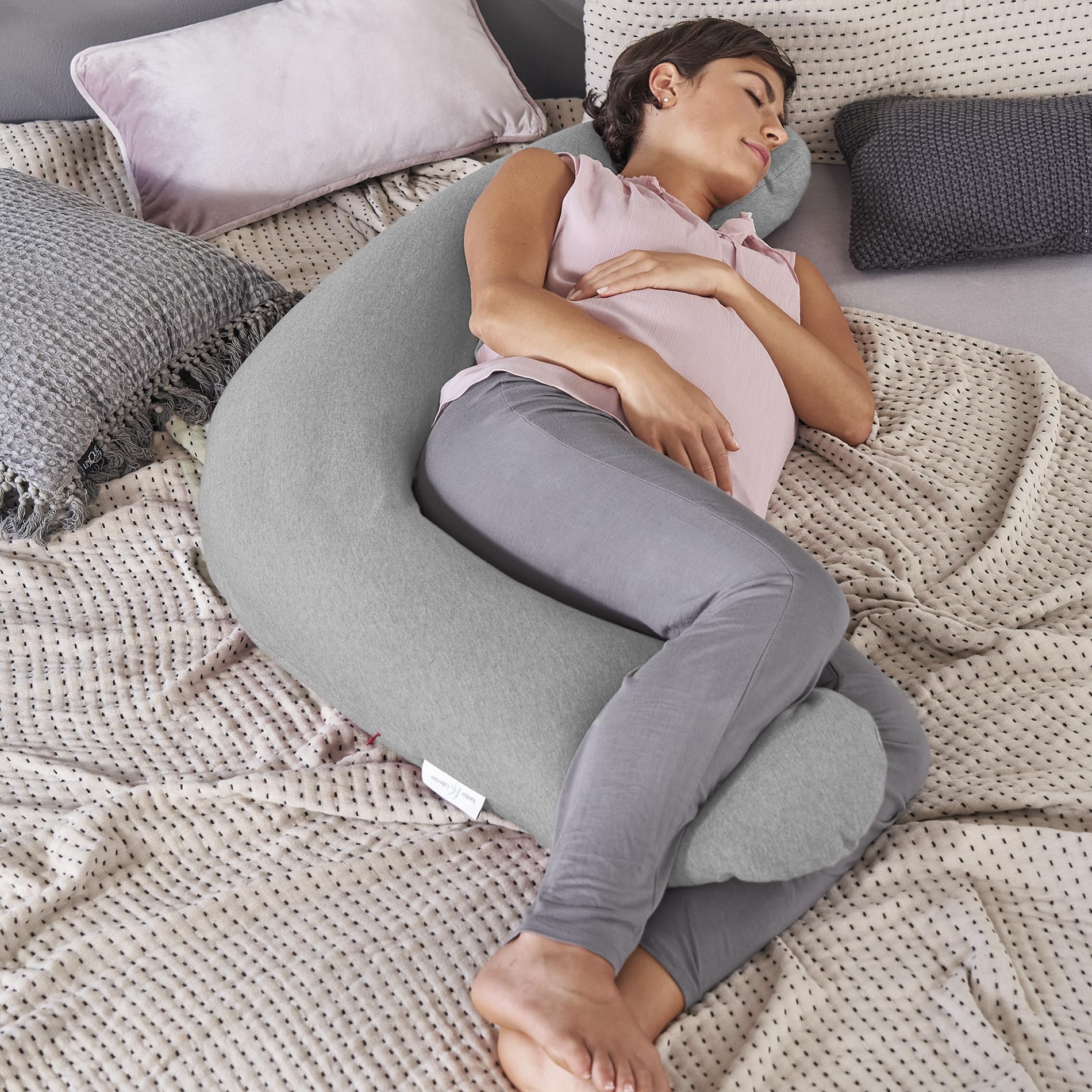 Theraline Das Original Schwangerschaftskissen zum Schlafen, Seitenschläferkissen mit Bezug, Komfortkissen mit Perlenfüllung, Body Pillow & Pregnancy Pillow (Melange Mittelgrau)
