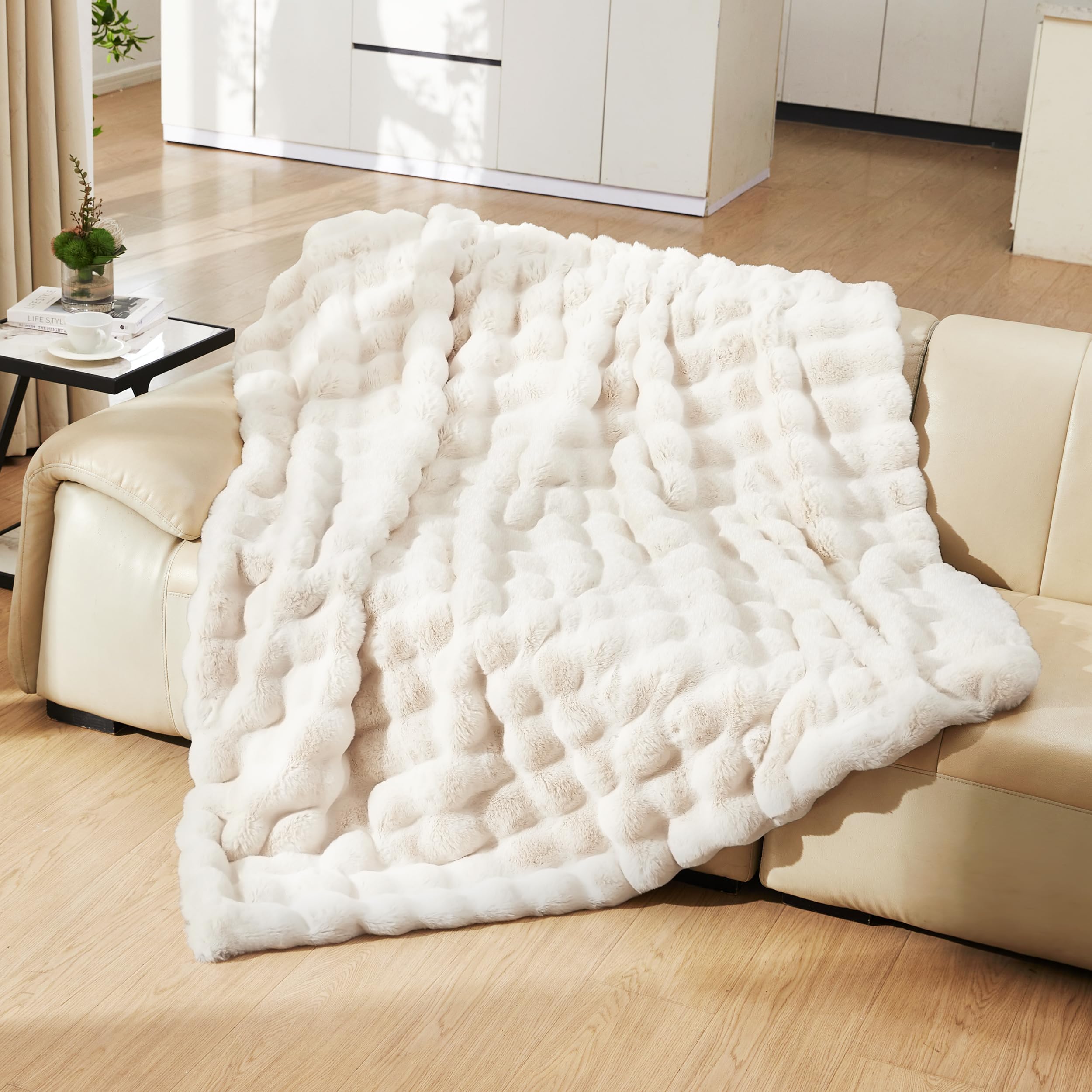 YBIKE Faux Rabbit Fur Throw Blanket, Fuzzy Soft Plush Bubble Blanket 200 x 150cm