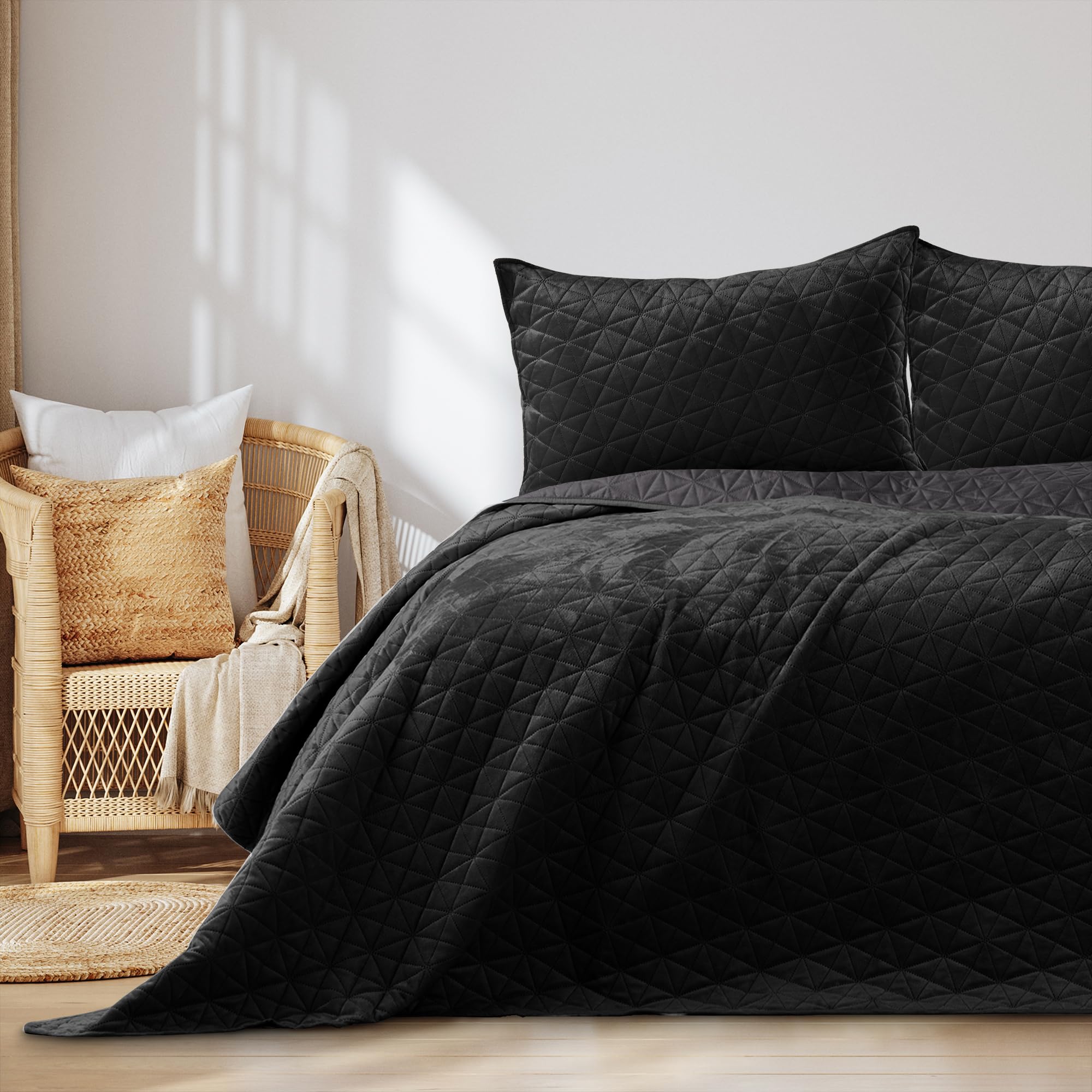 RESTILO Sprei 220x240 cm zwart bedsprei dubbelzijdig stiksel fluweel Laila RESTILO Sprei 220x240 cm zwart bedsprei dubbelzijdig stiksel fluweel Laila