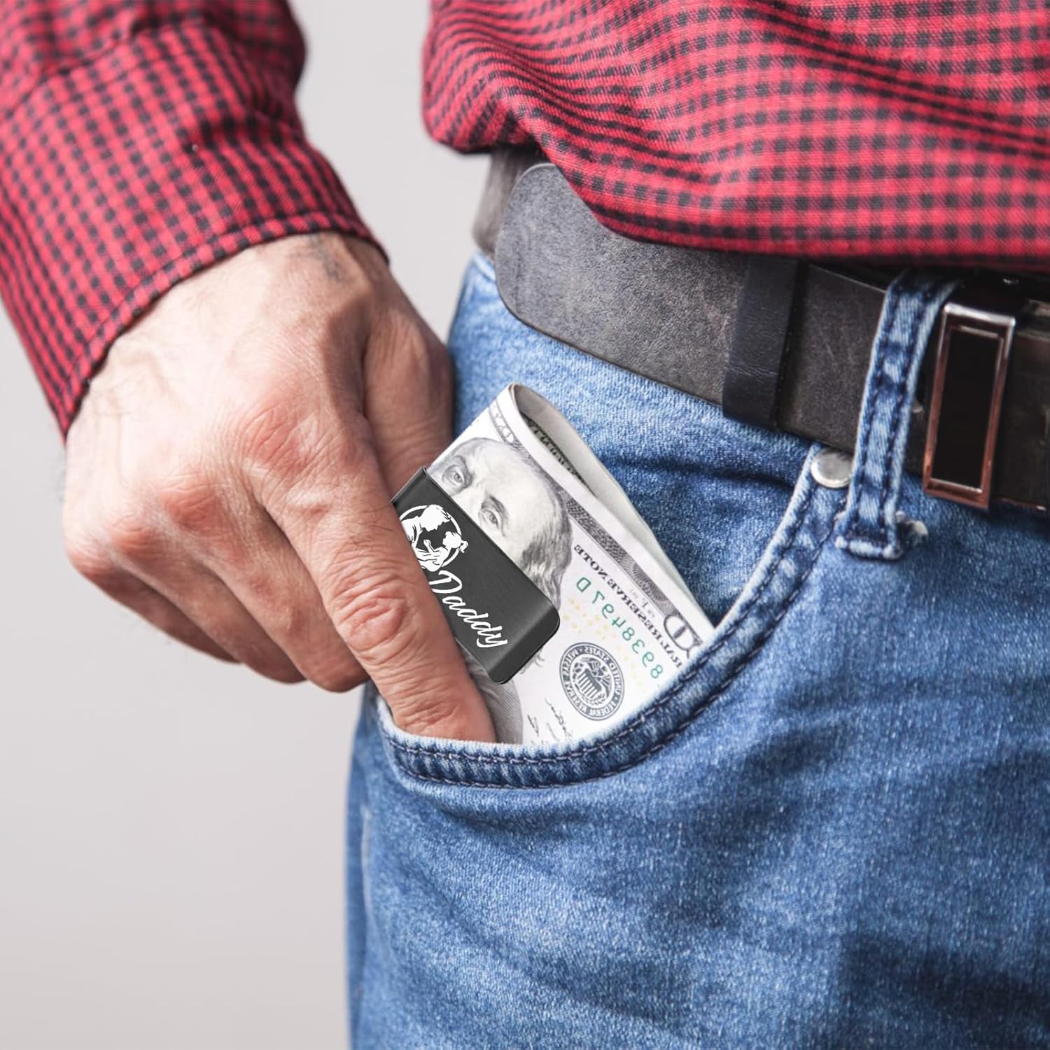 Gym-Friendly Money Clip: Men's Anti-Scan Wallet, Lightweight & Secure Card Keeper