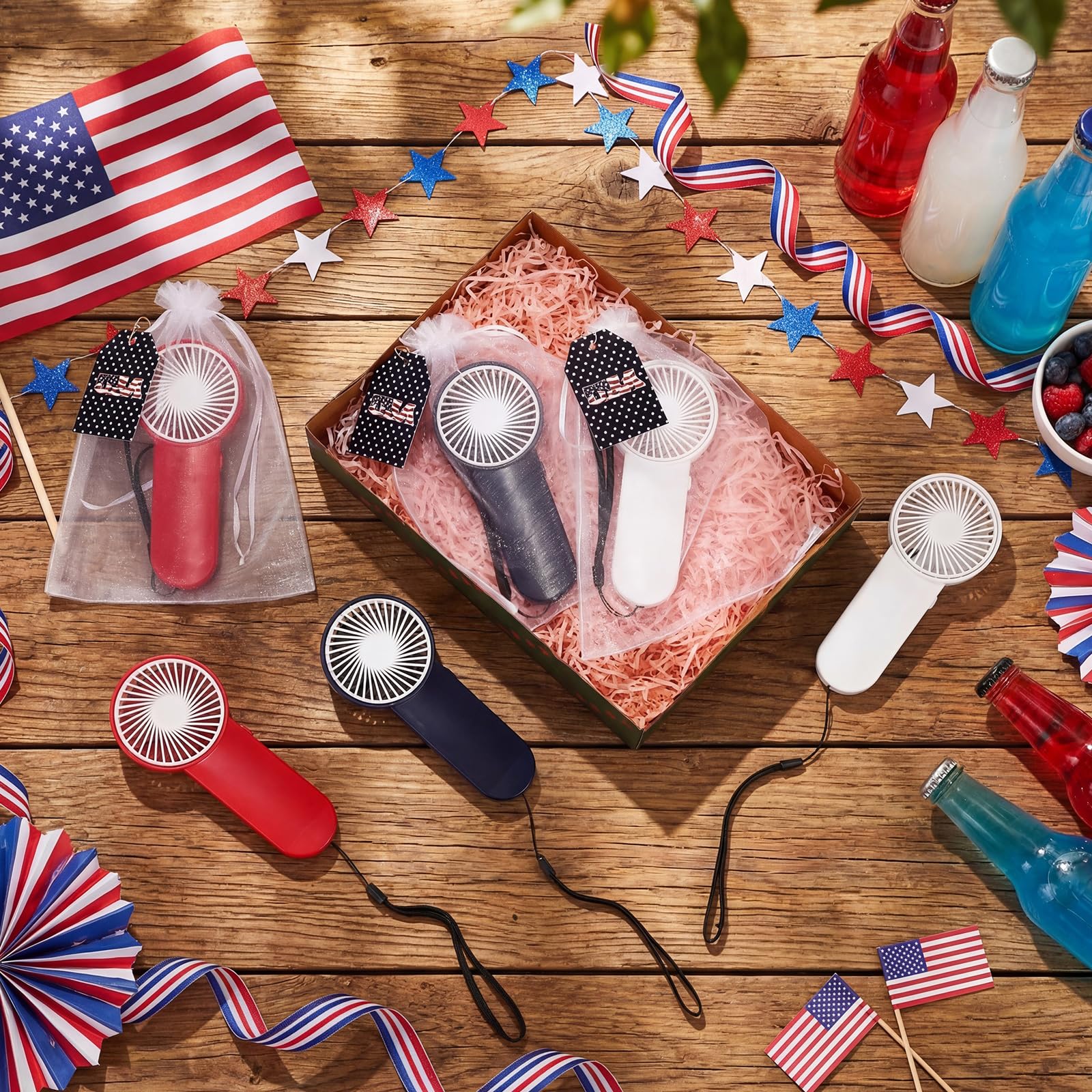 Sumind 12 Sets Mini-Ventilatoren, tragbar, batteriebetrieben, 12 Dankeskarten mit Nadel, 12 Organza-Beutel für Unabhängigkeitstag, Parade, Veteranen, patriotische Party, Team-Geschenke