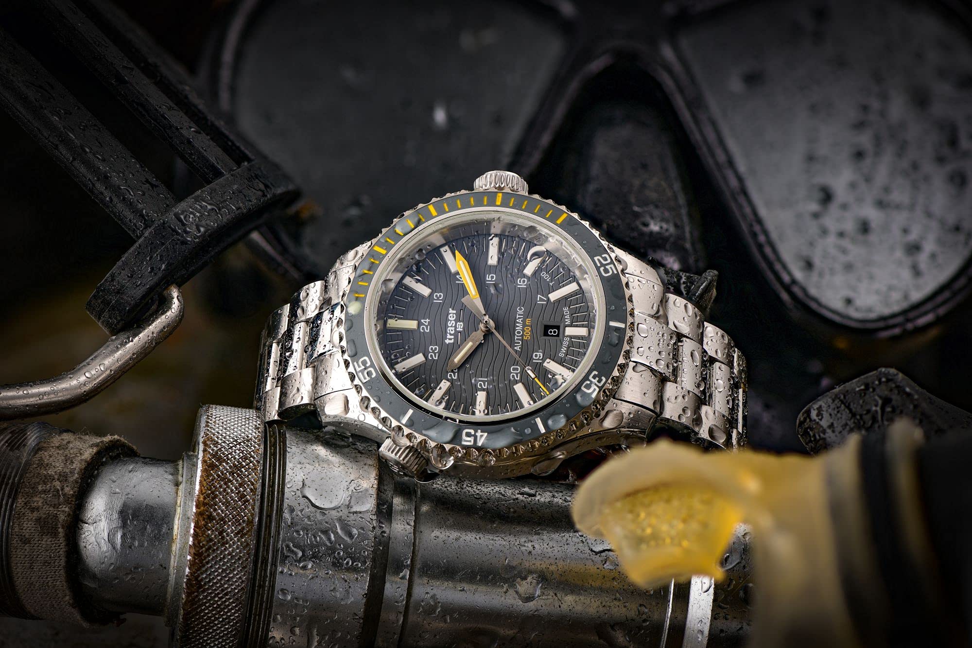 Traser H3 P67 Taucheruhr Automatik 500m, Zifferblatt: grau / T100 / Set mit Spezialbox, Wechselarmband und Verlängerung, Armband