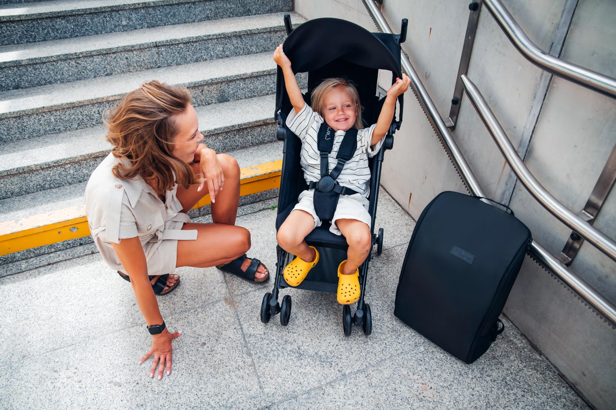 Momi GRACE wózek dziecięcy dla dzieci w wieku od 6 miesięcy (do 15 kg), składany wózek dziecięcy z 5-punktową uprzężą, kosz na zakupy,
