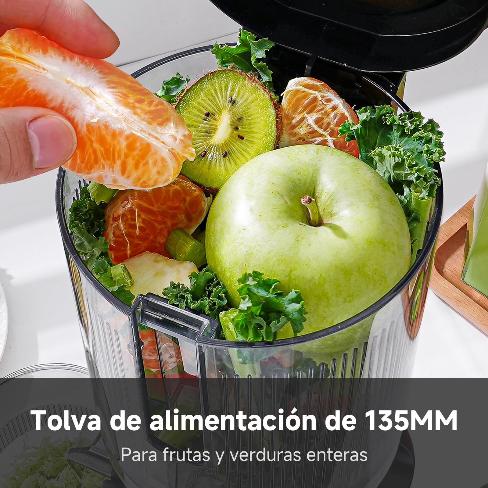 AMZCHEF Licuadora con dos barrenas para alimentación automática y masticación para manos libres - Extractor con apertura de 135MM y 2L capacidad para verduras y frutas enteras