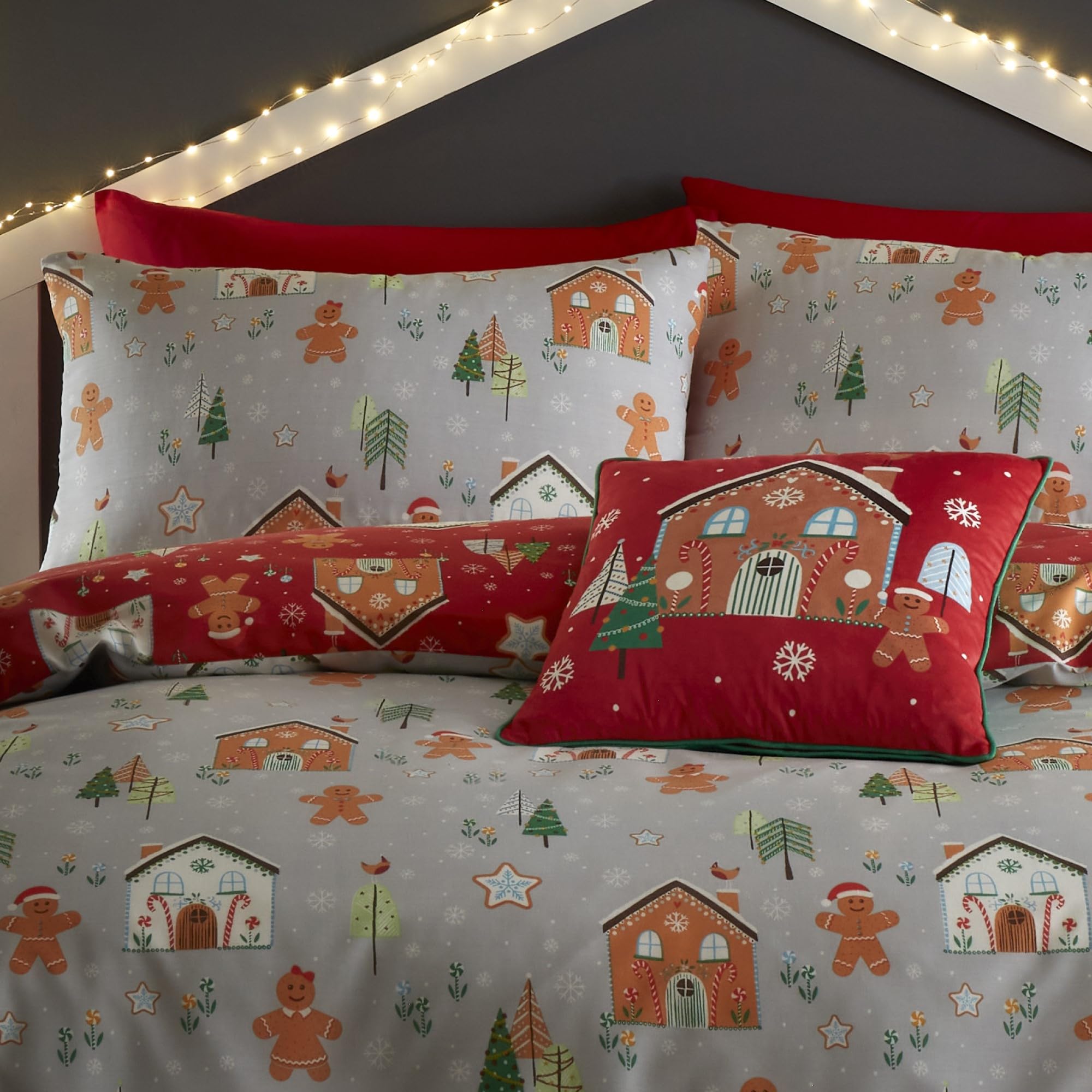 Bedlam Christmas Gingerbread House Duvet Cover, Double Size (200x200cm), Red/Grey Reversible, 2 Pillowcases - Image 2