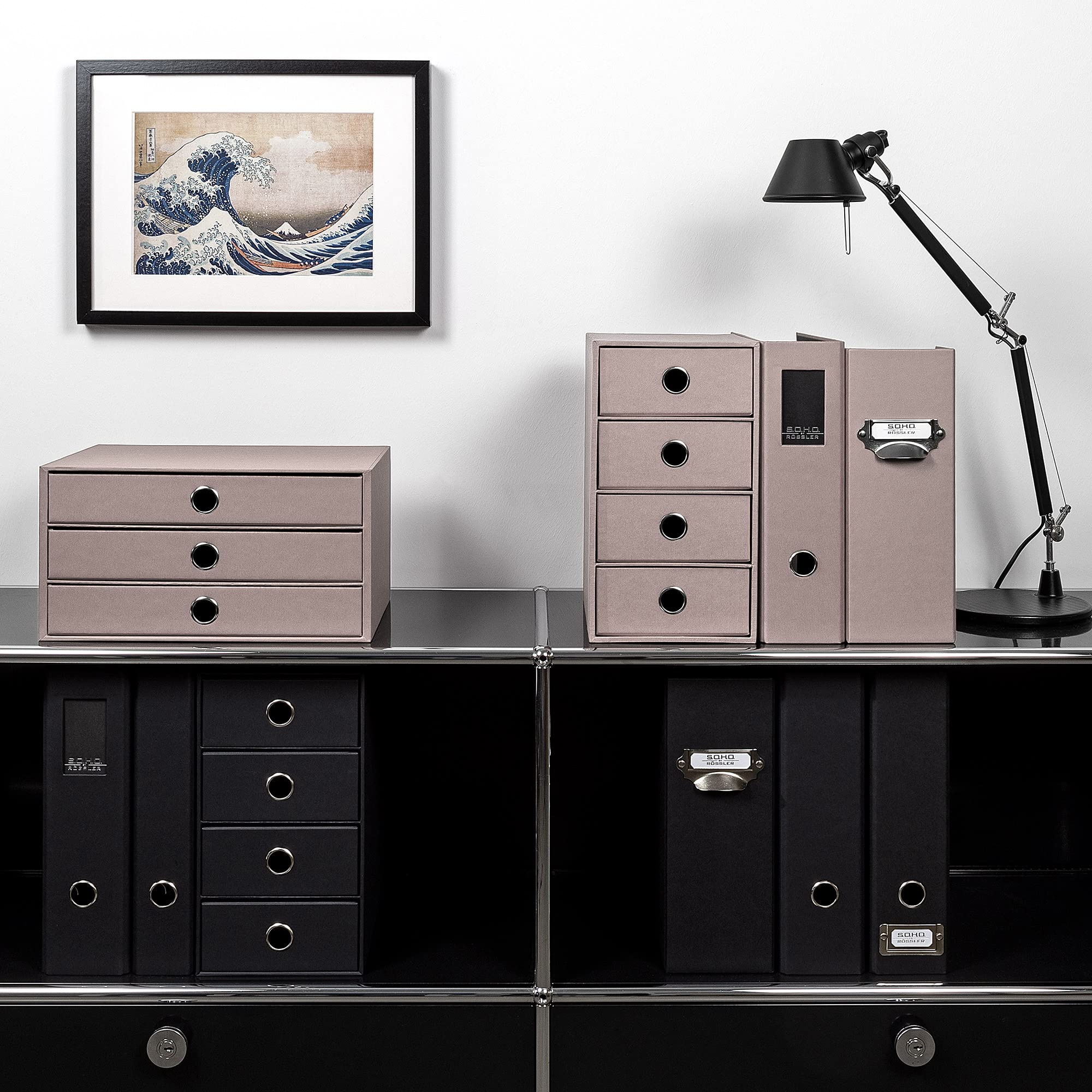 Rössler SOHO 3er Schubladenbox A4 aus Papier | Büro Organizer Schreibtisch| Schubladen Organizer Büro Zubehör & Bürobedarf | Schreibtisch Organizer Box | 34 x 25 x 19 cm | 1 Stück | Farbe: Taupe | Schreibtisch Organizer für Dokumente, Unterlagen, Bürozube