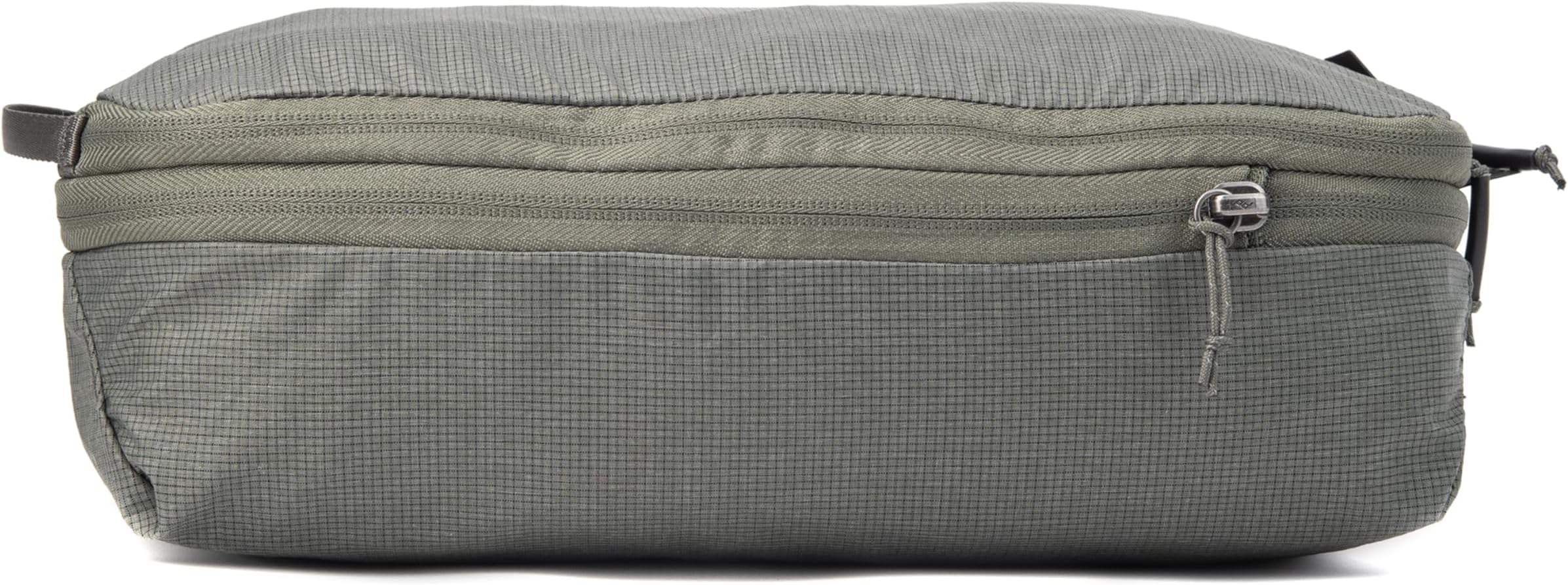 Packing Cube, Sage, Weatherproof Luggage Cube with Dual Compartment Organization, Expansion and Compression, Zipper Opening, Travel Organizer for Men and Women, Size M