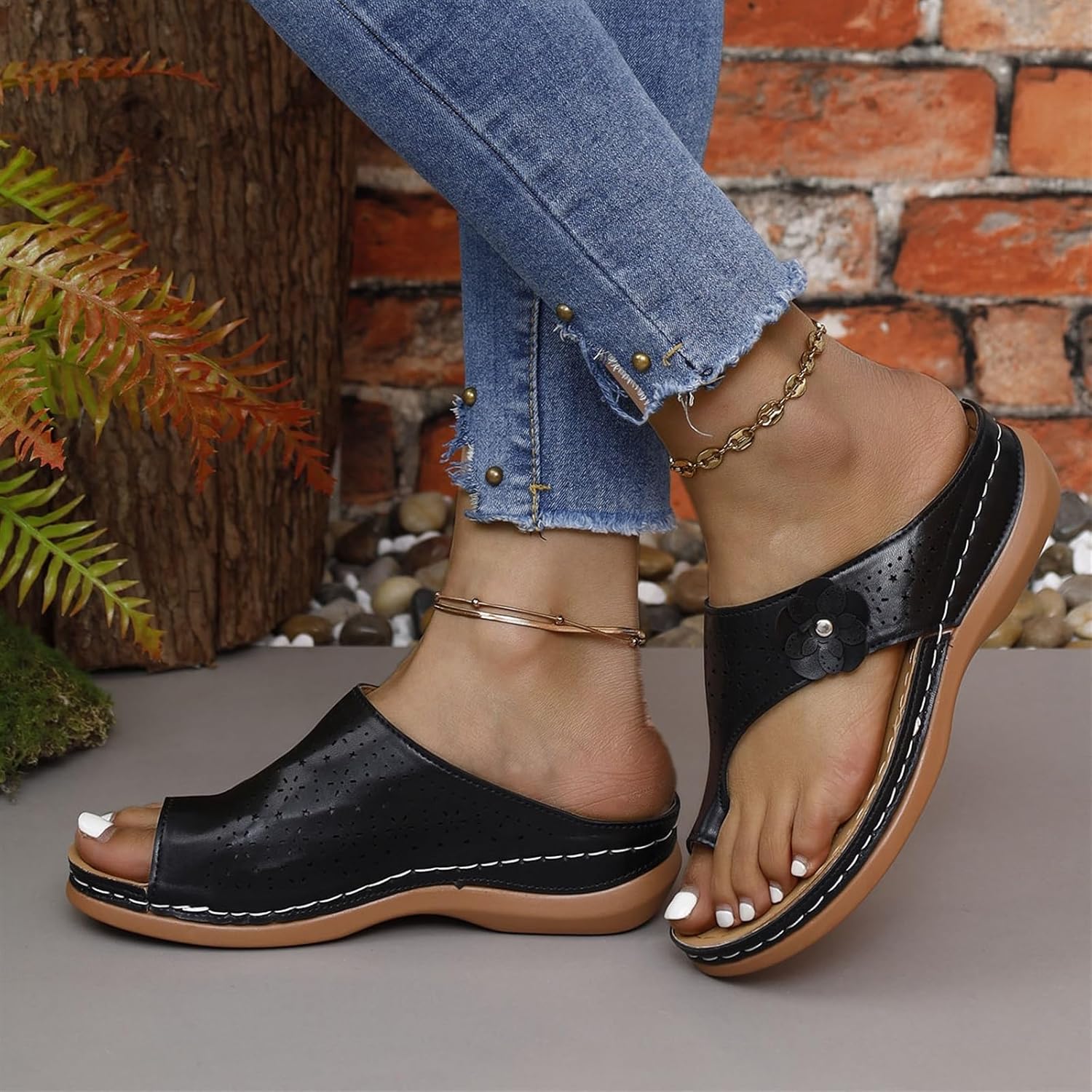 CLSQLXYJZC Bunion Correction Leather Open Toe Sandals, Women's Comfortable Platform Slip-On Flower Orthopedic Bunion Sandals, Orthotic Flip Flops, for Bunion Splints Toe Separator