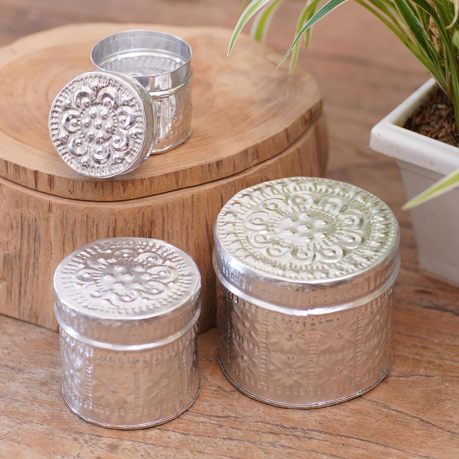 NOVICA Handmade Aluminum Decorative Floral Themed Indonesia Accessories 'Sparkling Flower' (Set of 3)