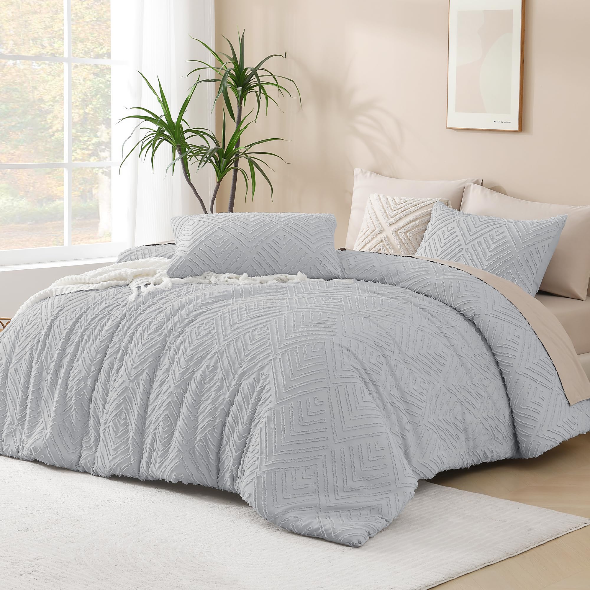 Andency Light Grey Boho Queen Comforter Set, Lightweight Fluffy Bedding Comforter Sets for Queen Bed, 3 Pieces Tufted Farmhouse Shabby Chic Bed Set